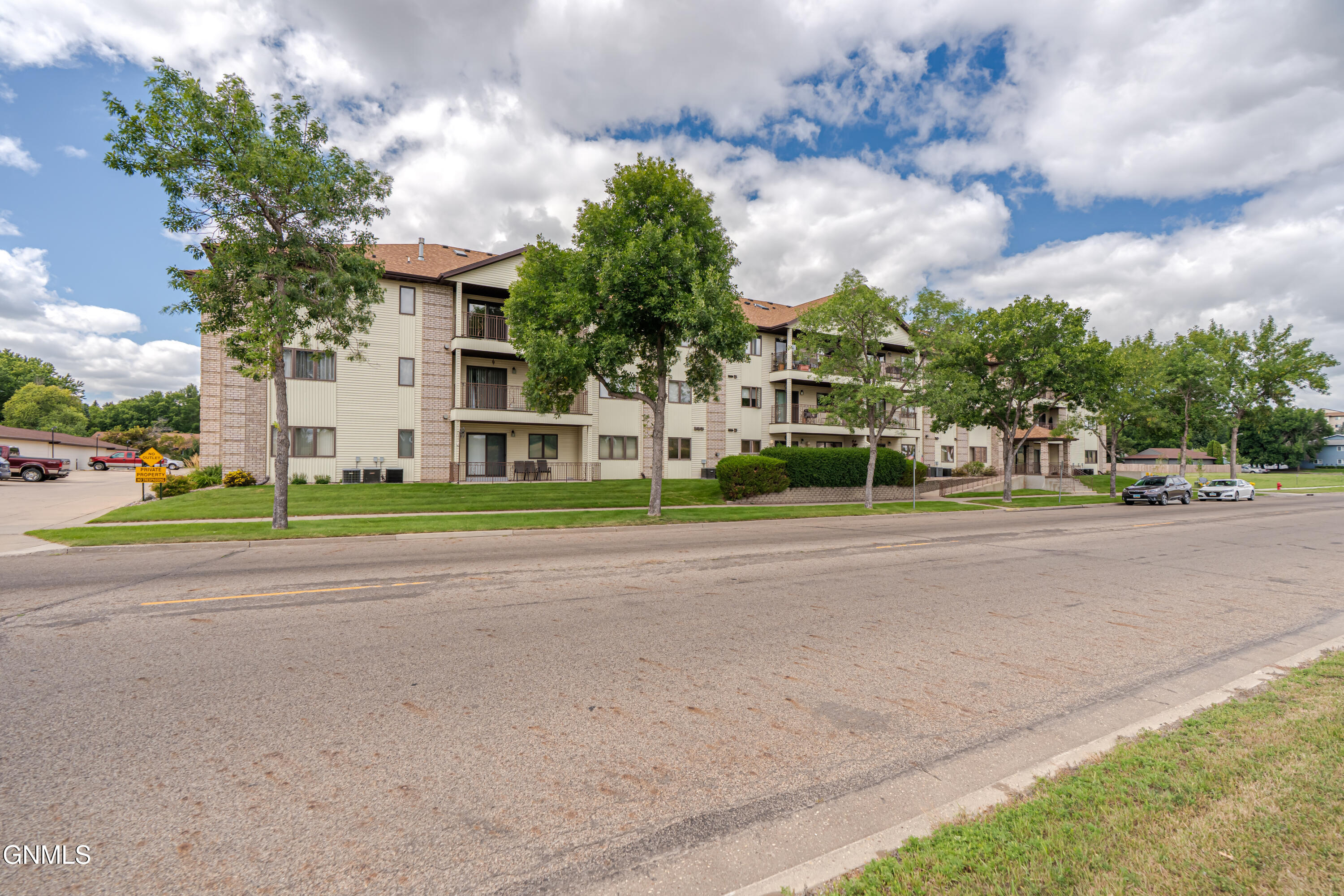 property viewer photo 47