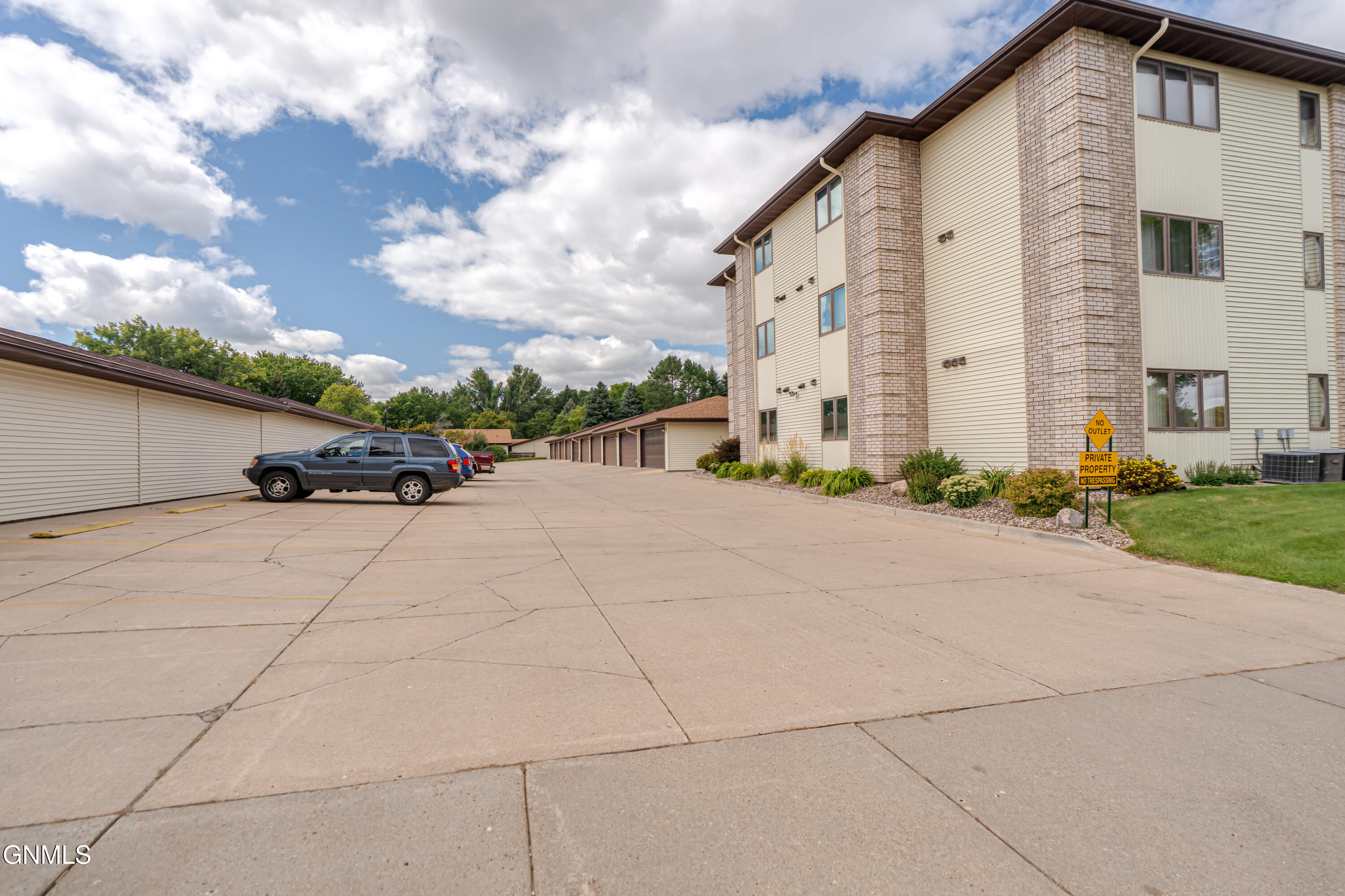 property viewer photo 49