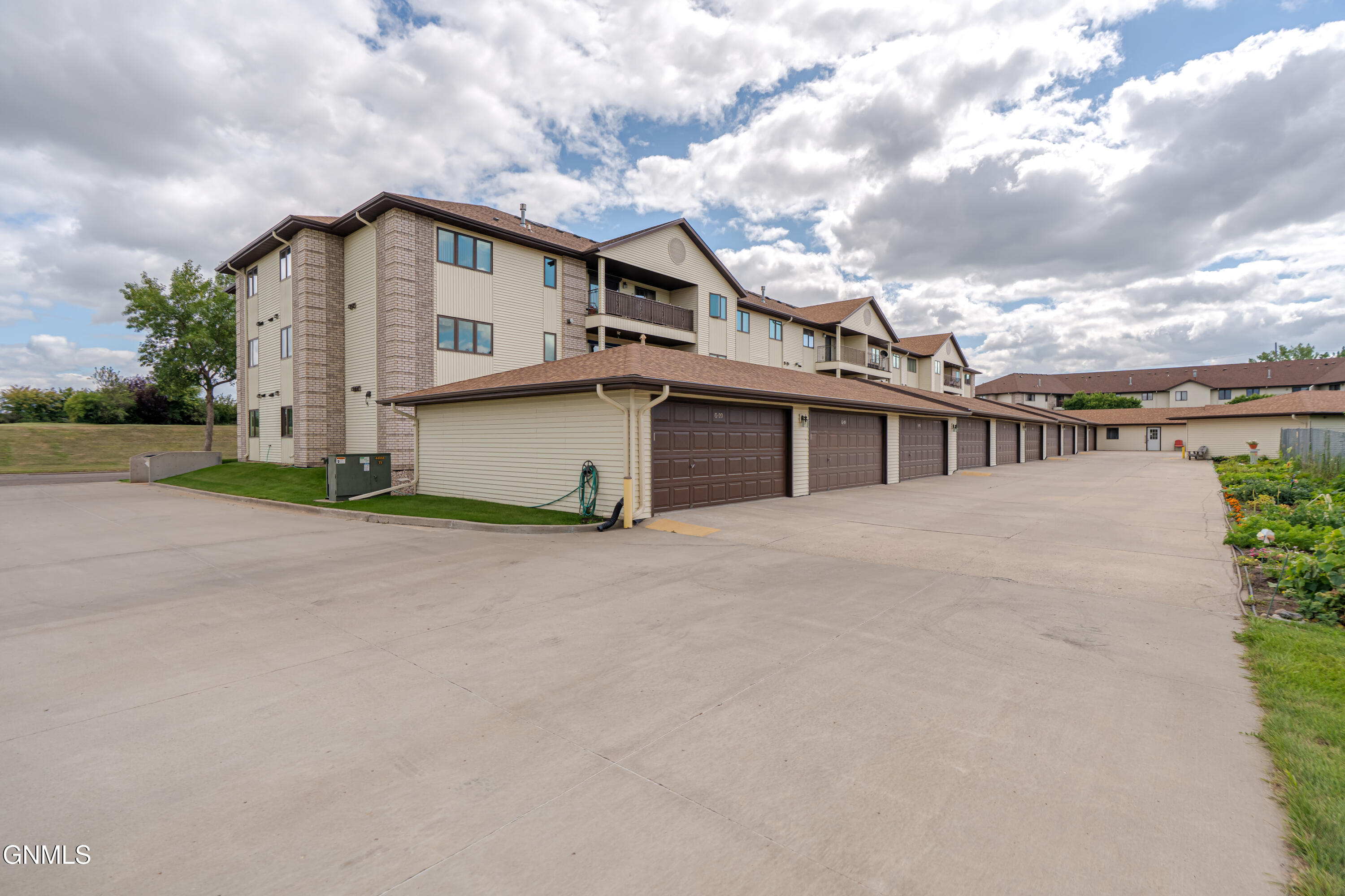 property viewer photo 54