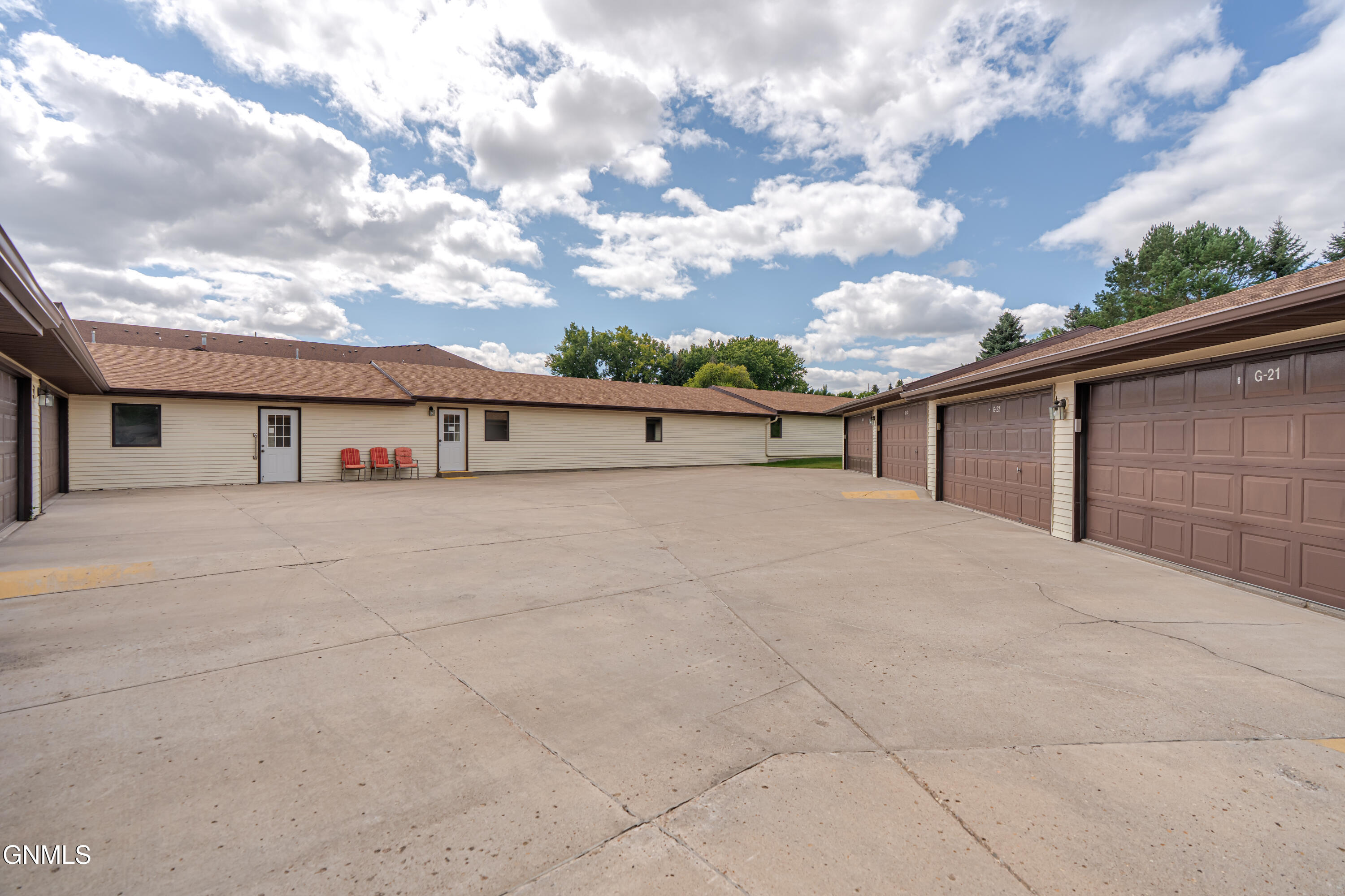property viewer photo 57