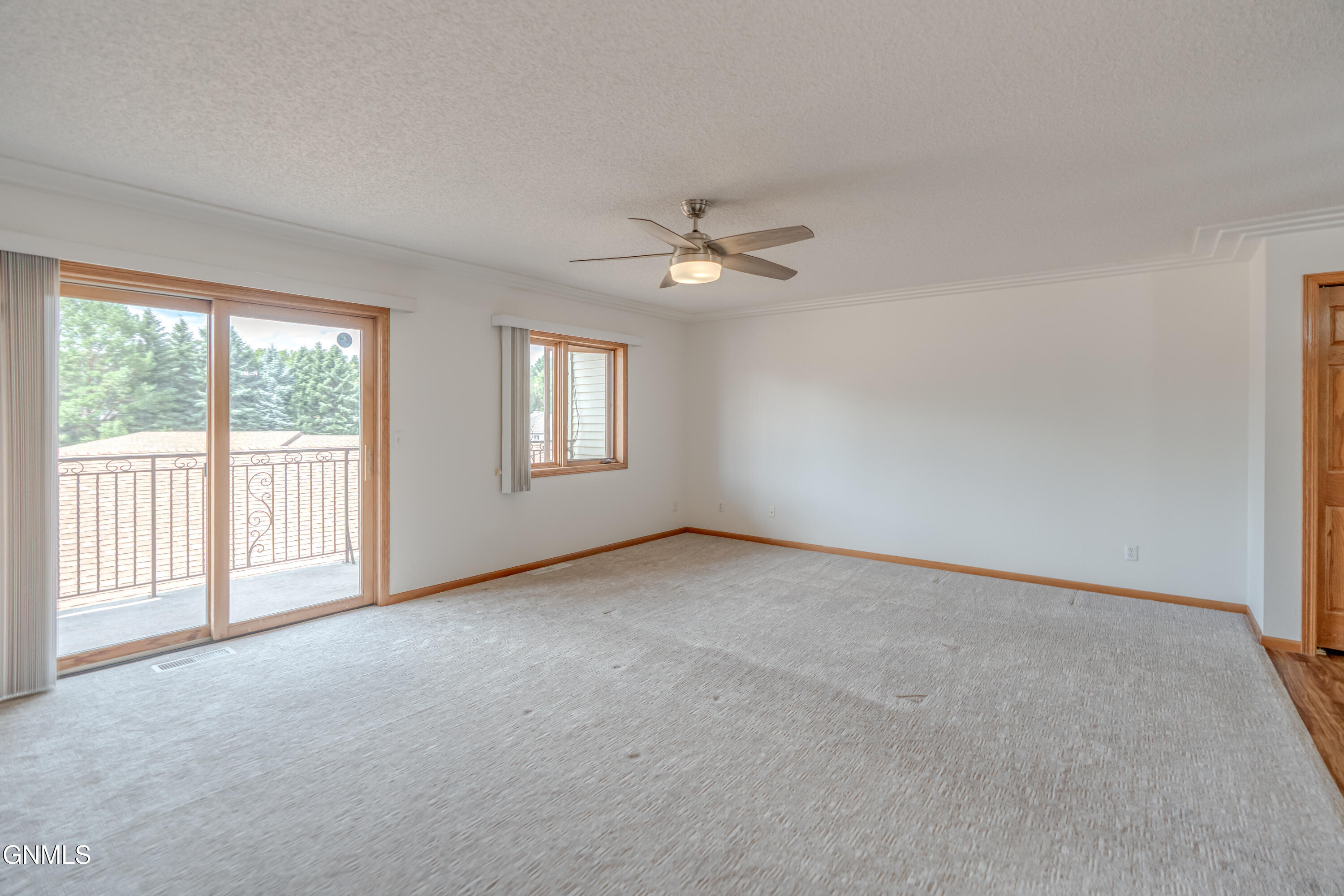 property viewer photo 9