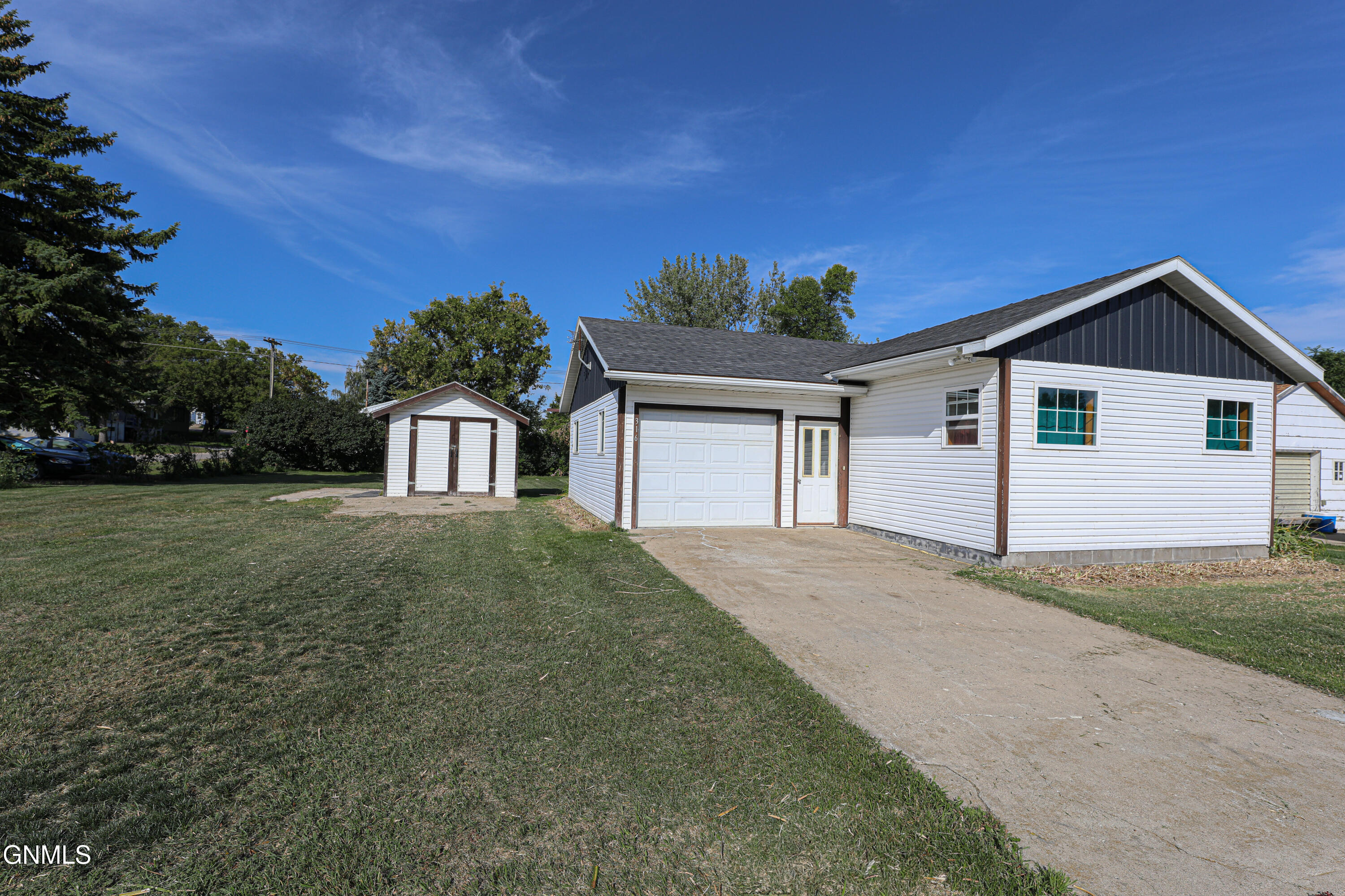 main property photo 0