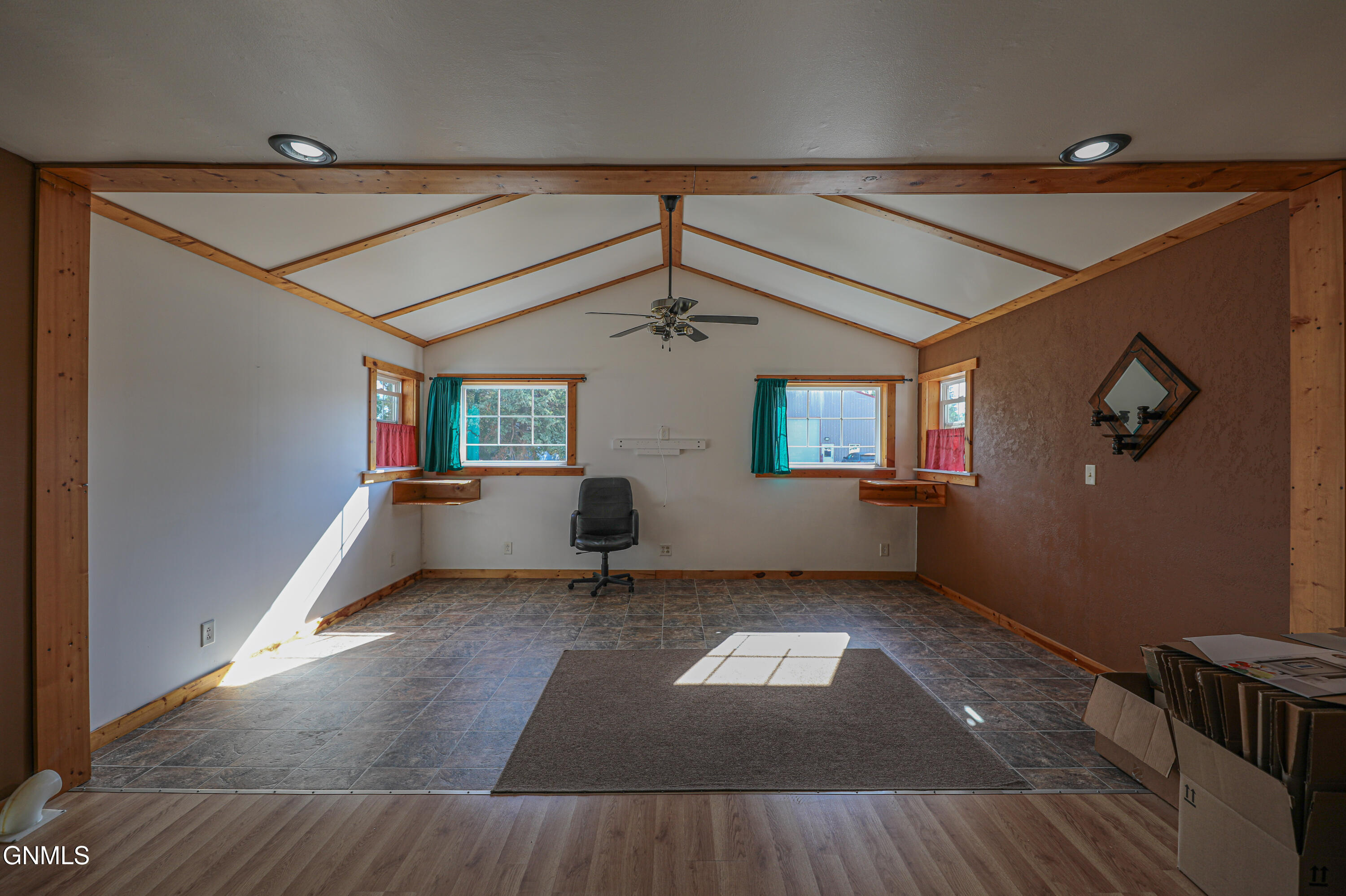 property viewer photo 1