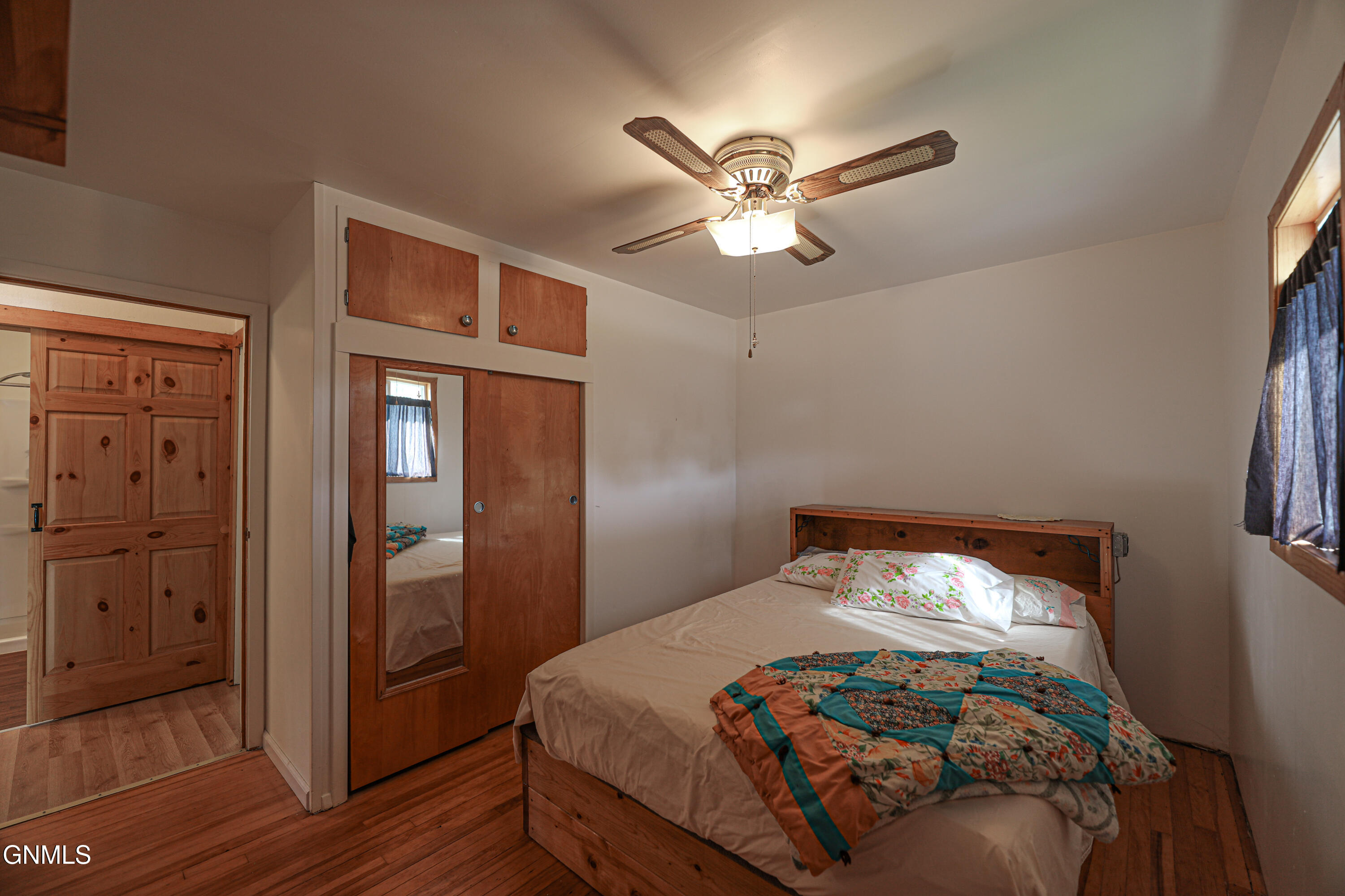property viewer photo 11