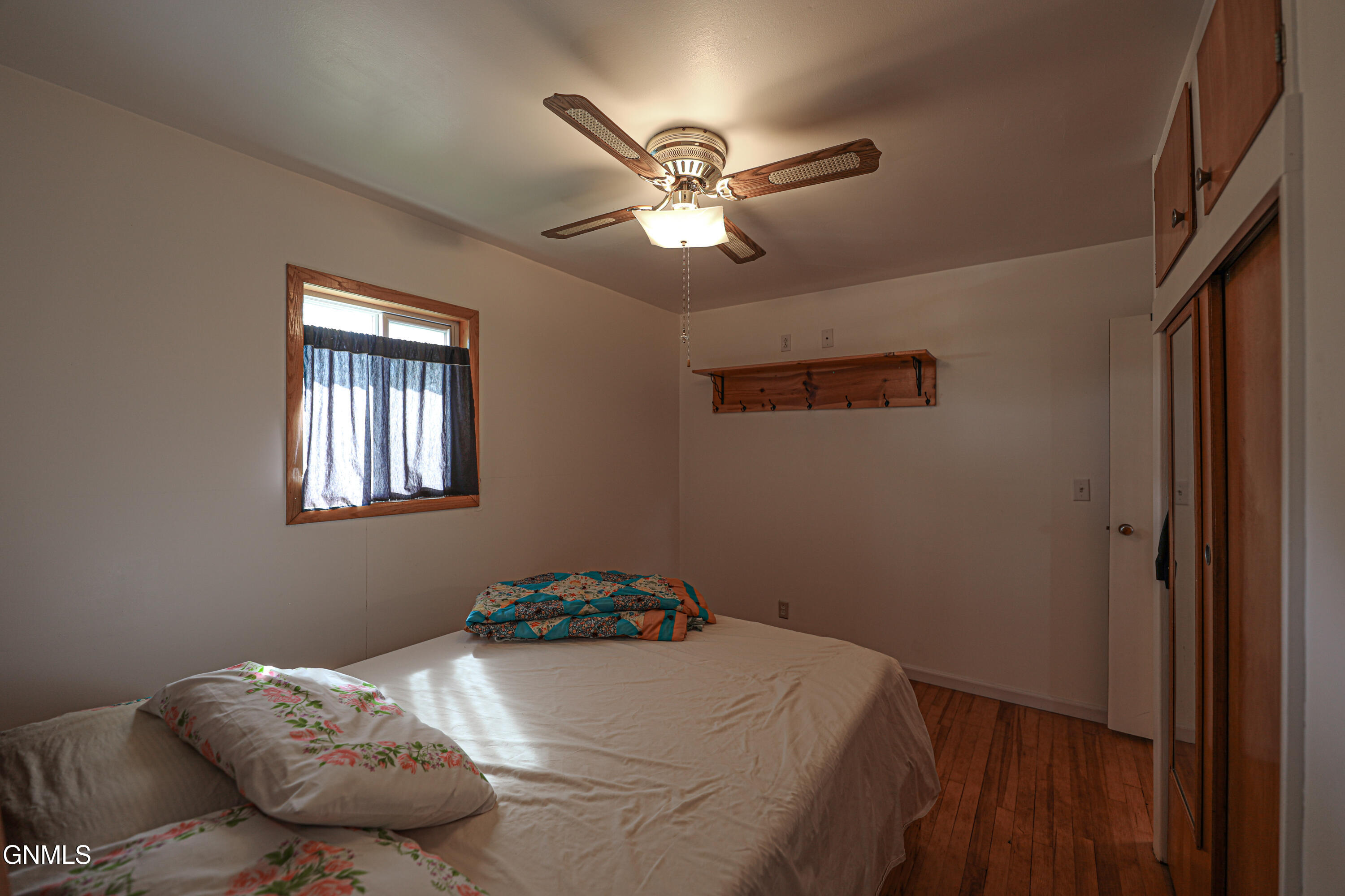 property viewer photo 12