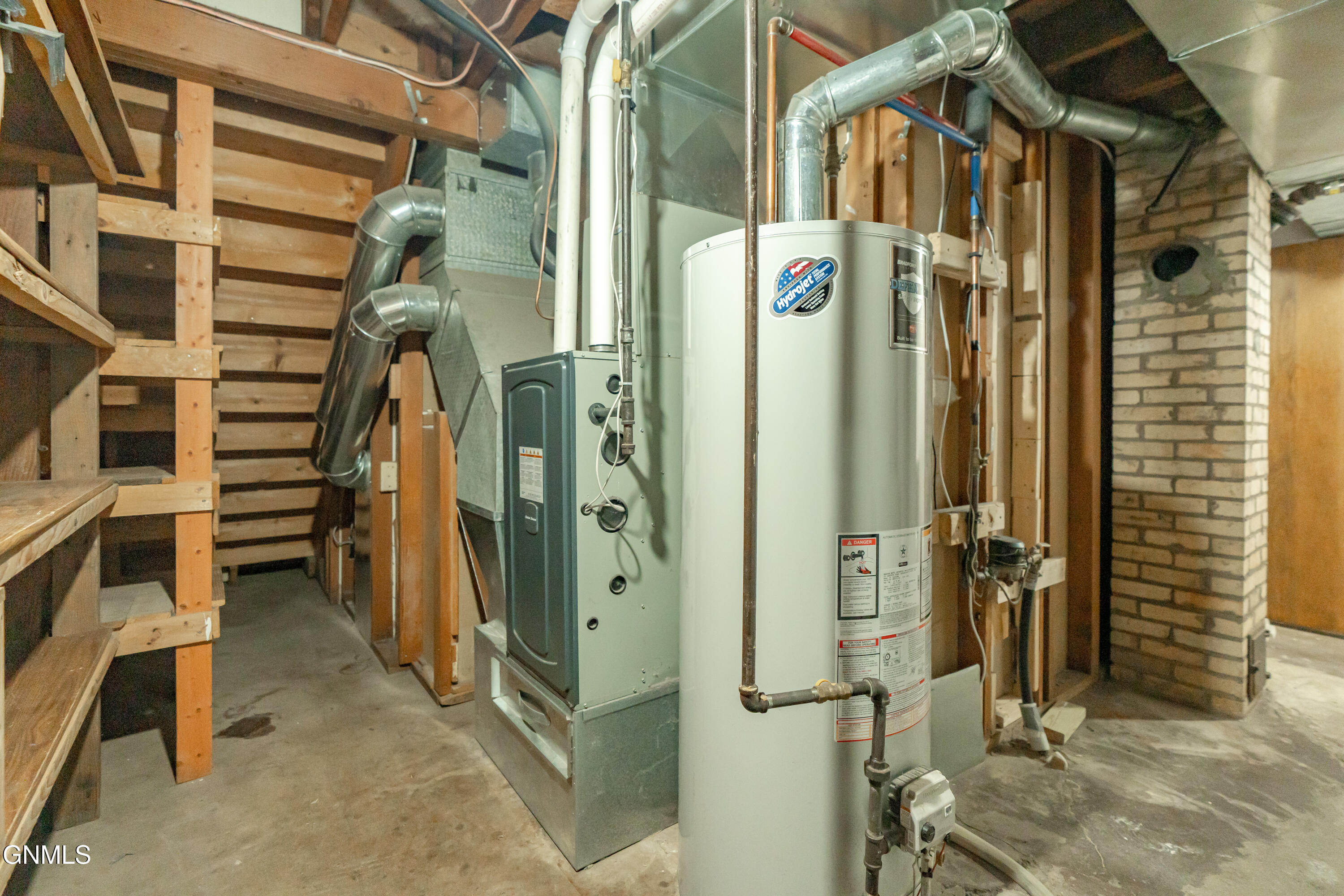 main property photo 35