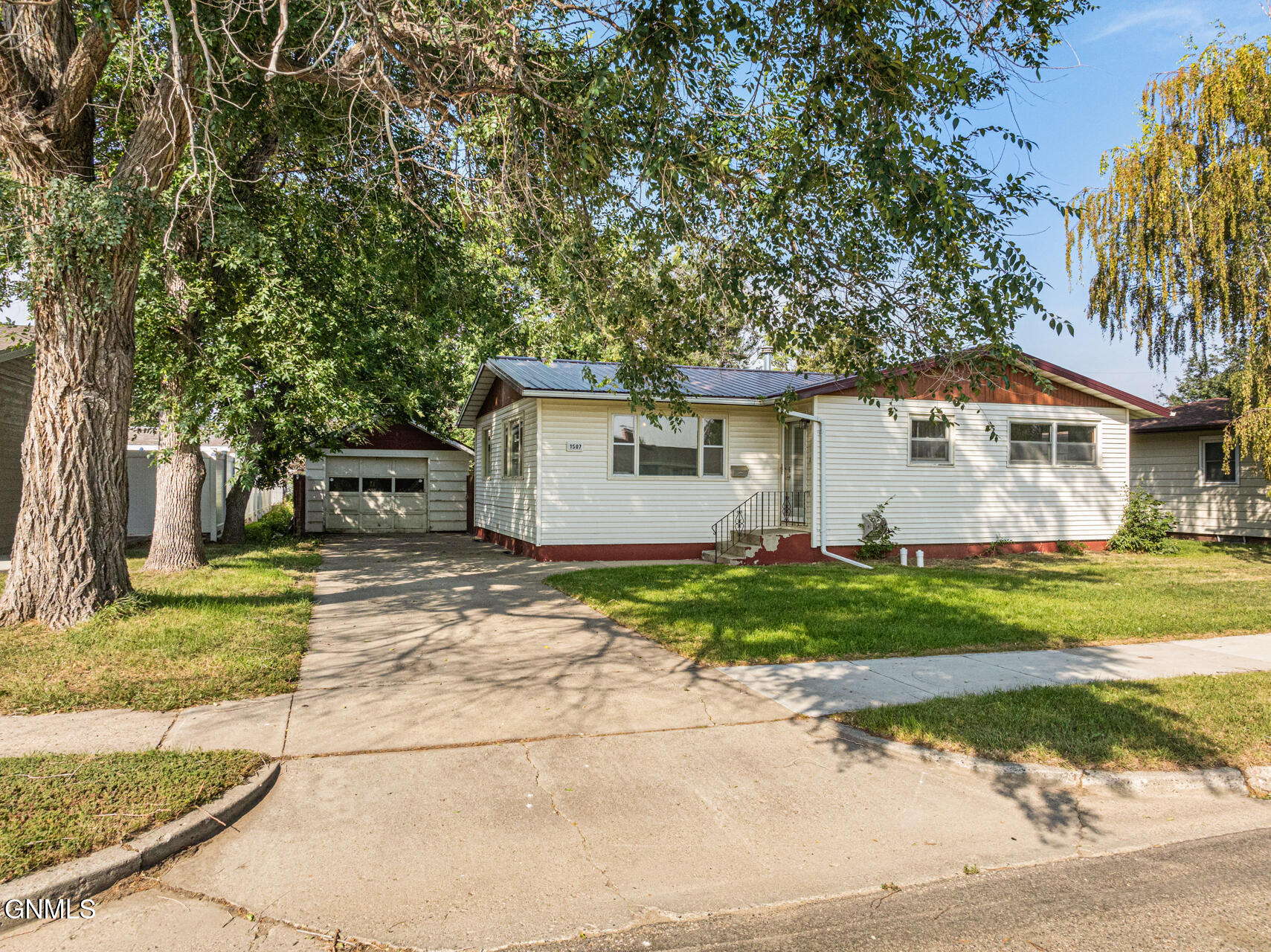 property viewer photo 1