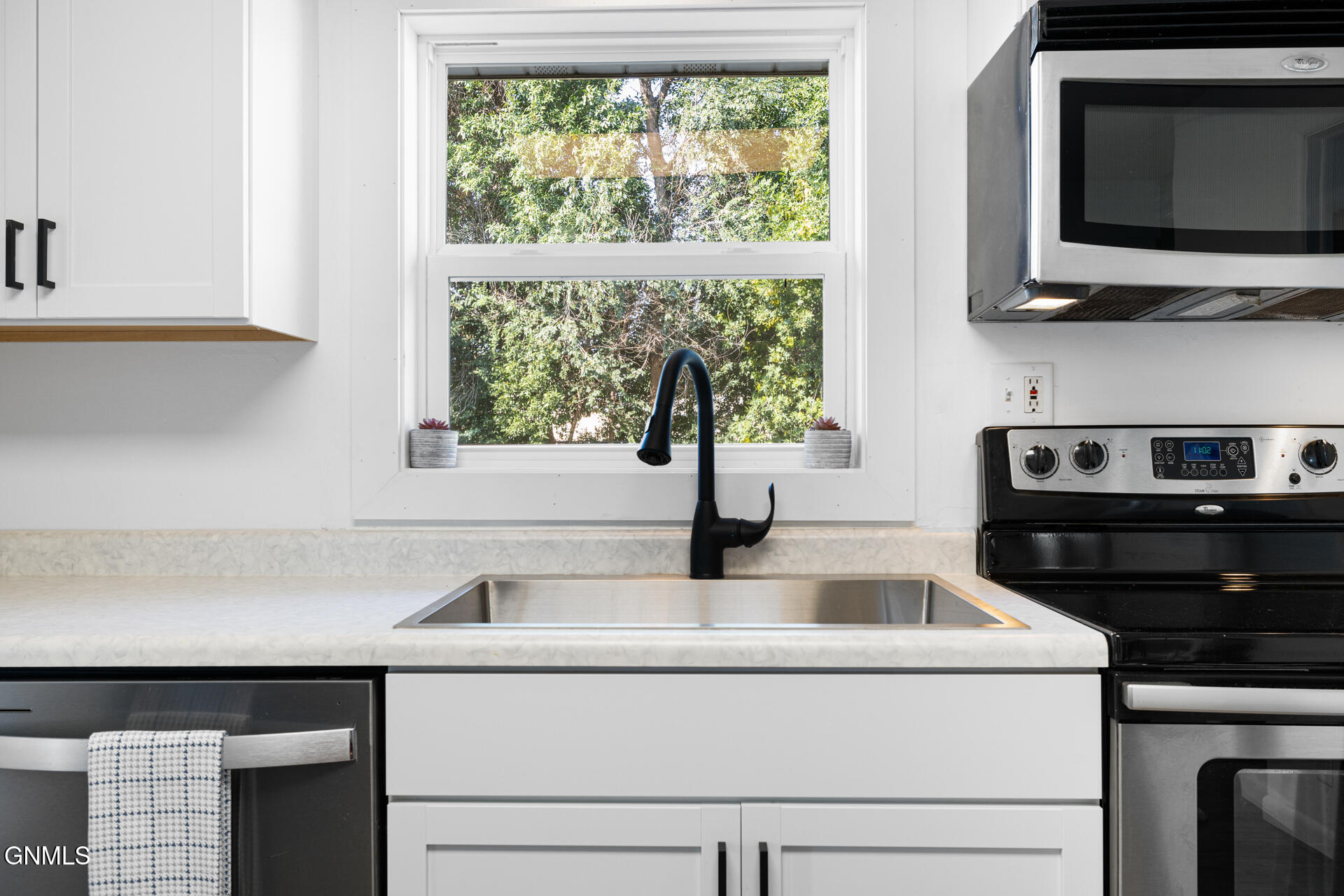property viewer photo 15