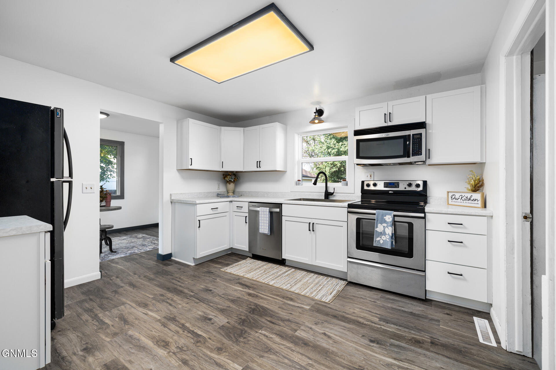 property viewer photo 16