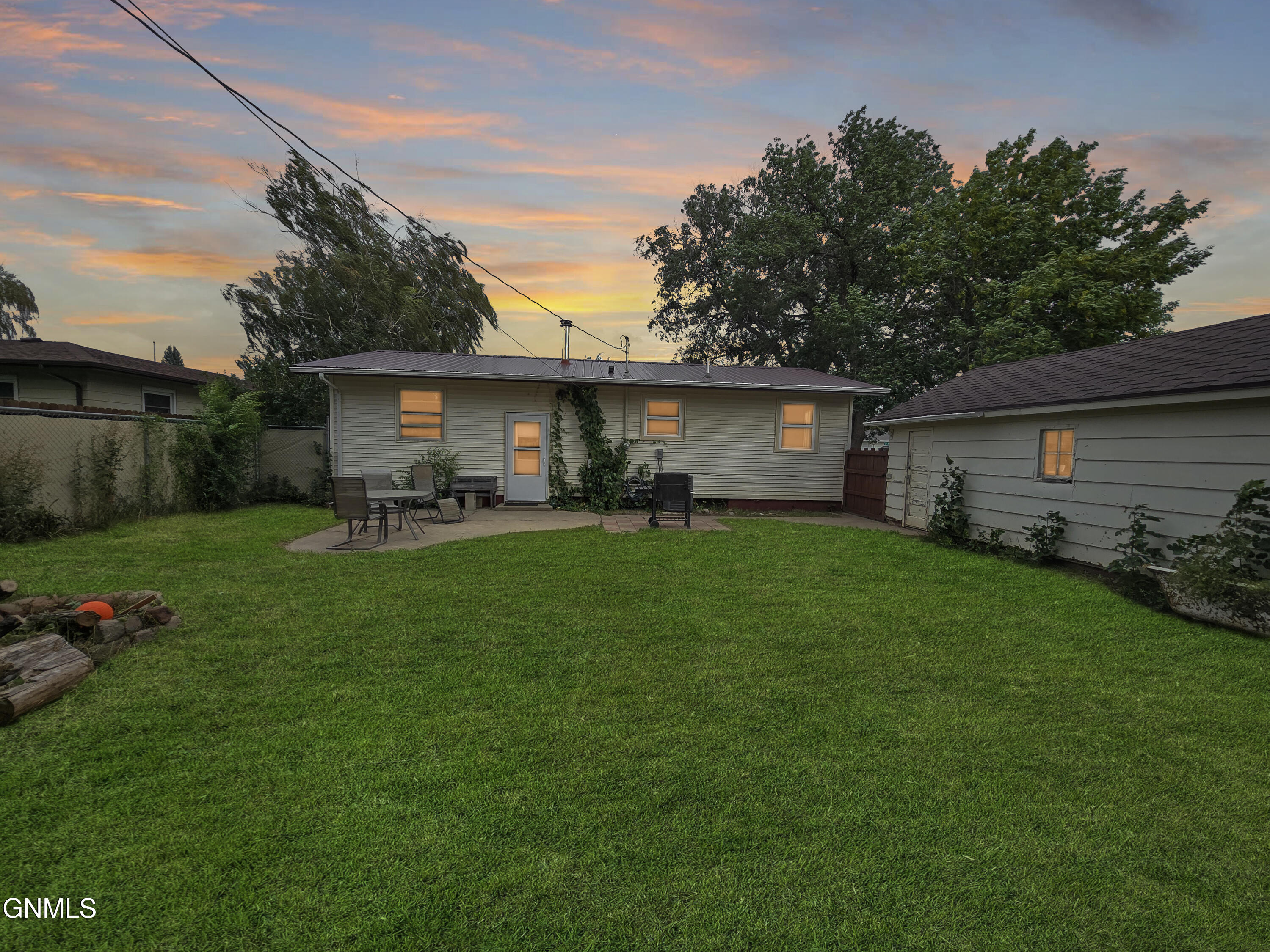 property viewer photo 35
