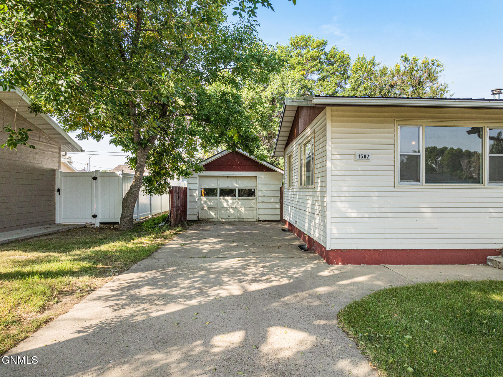 property viewer photo 42