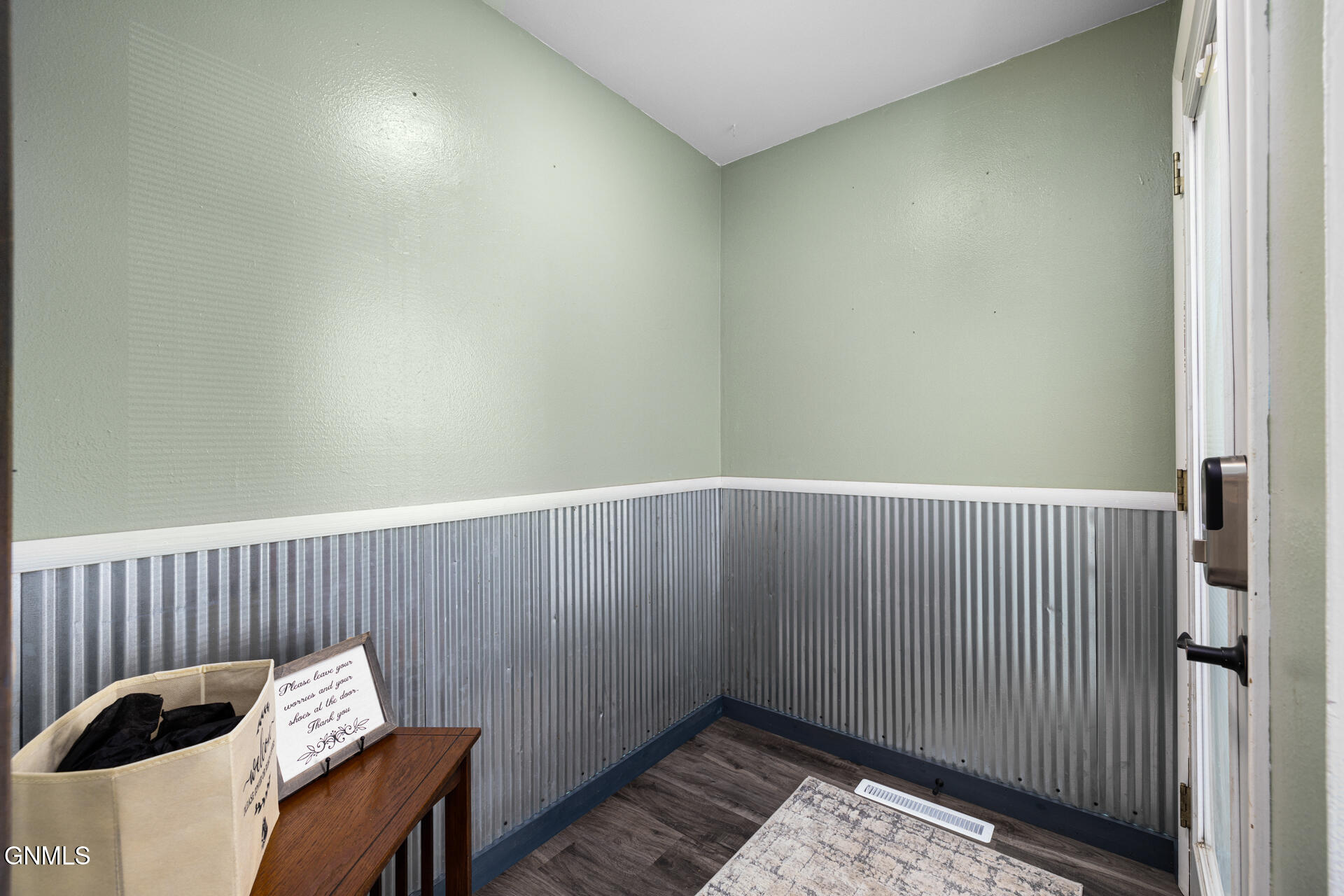property viewer photo 7