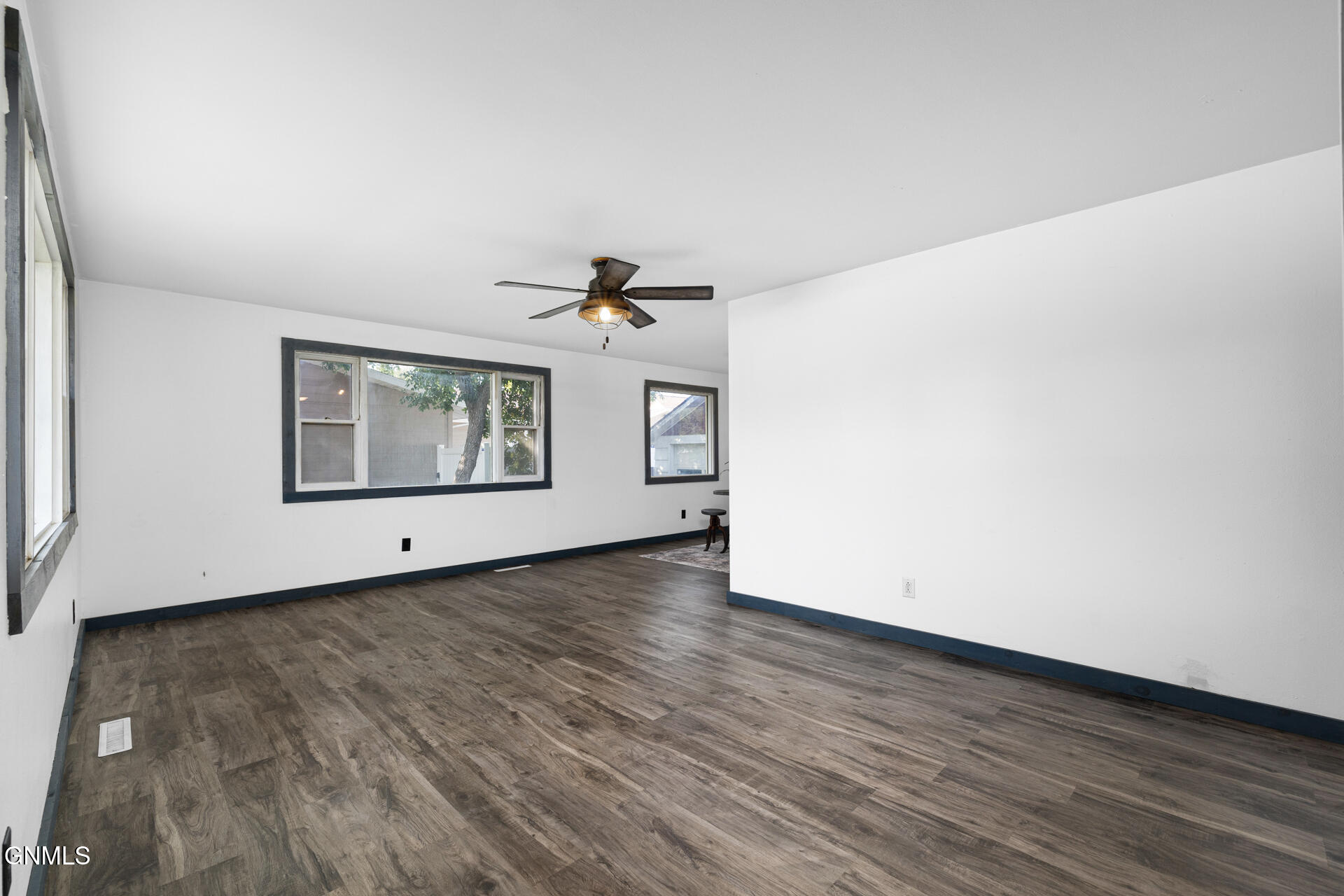 property viewer photo 8