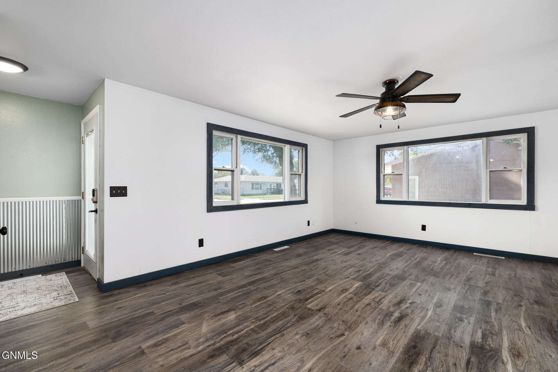 property viewer photo 9
