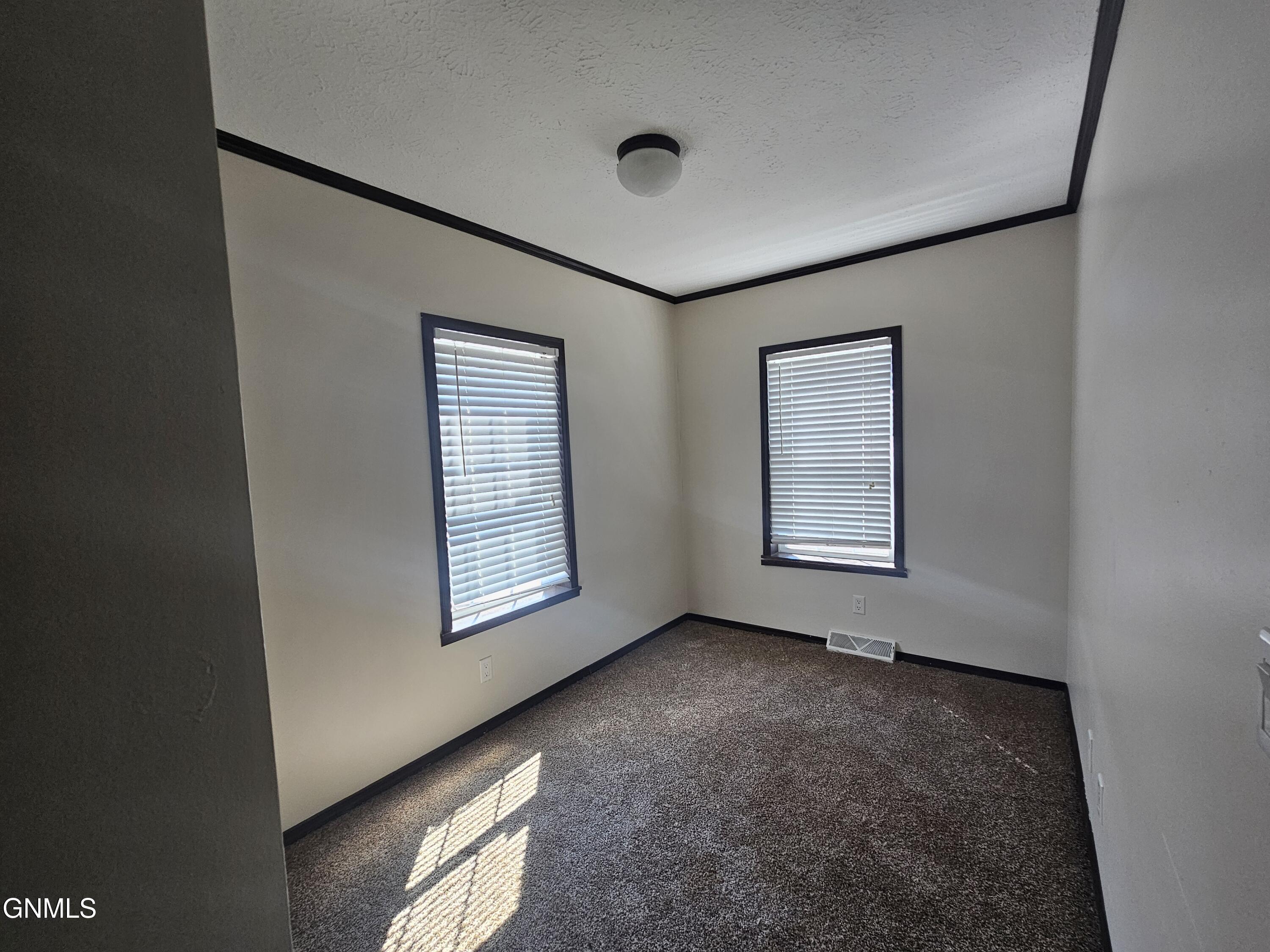 property viewer photo 10