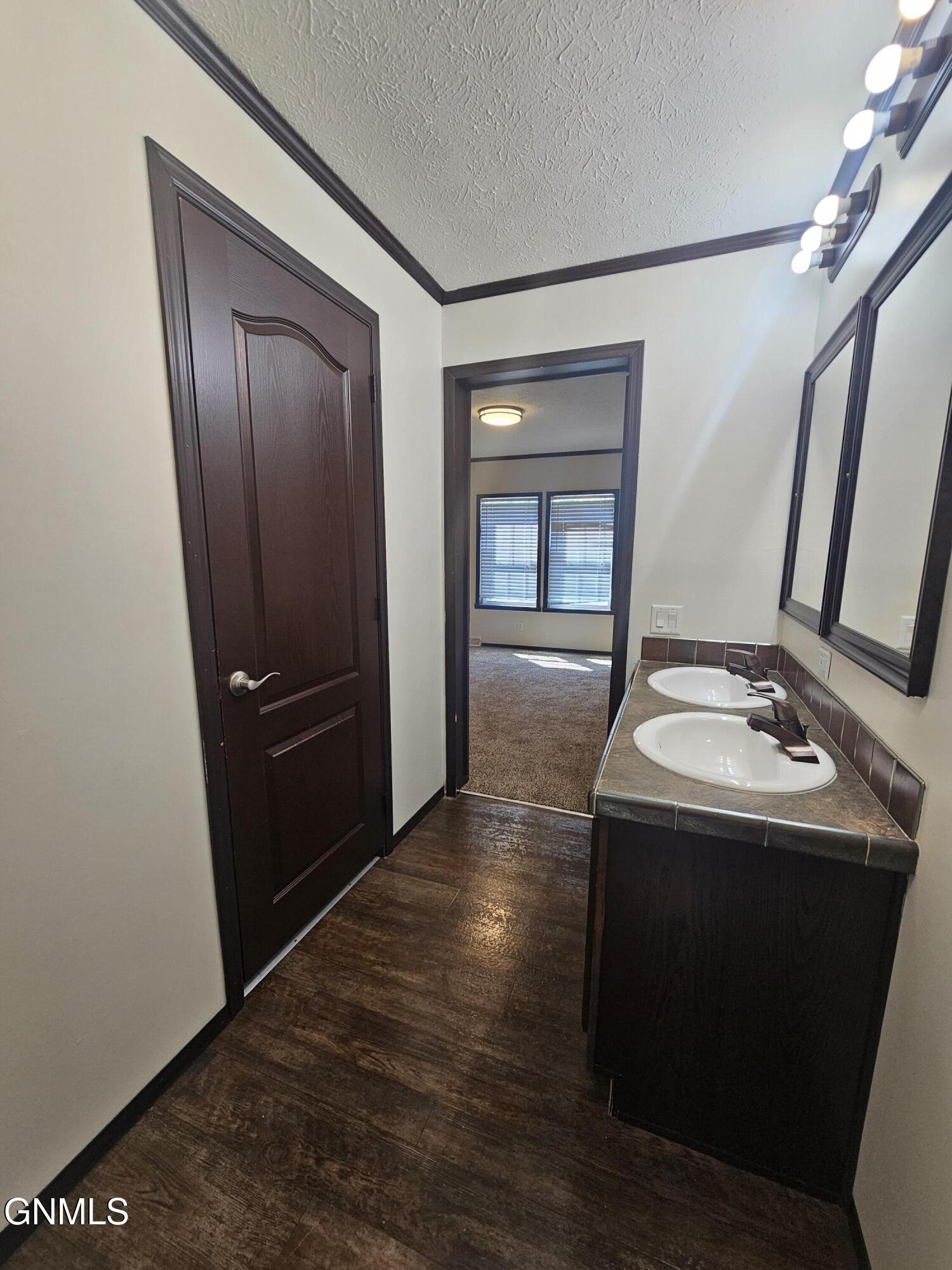 property viewer photo 19
