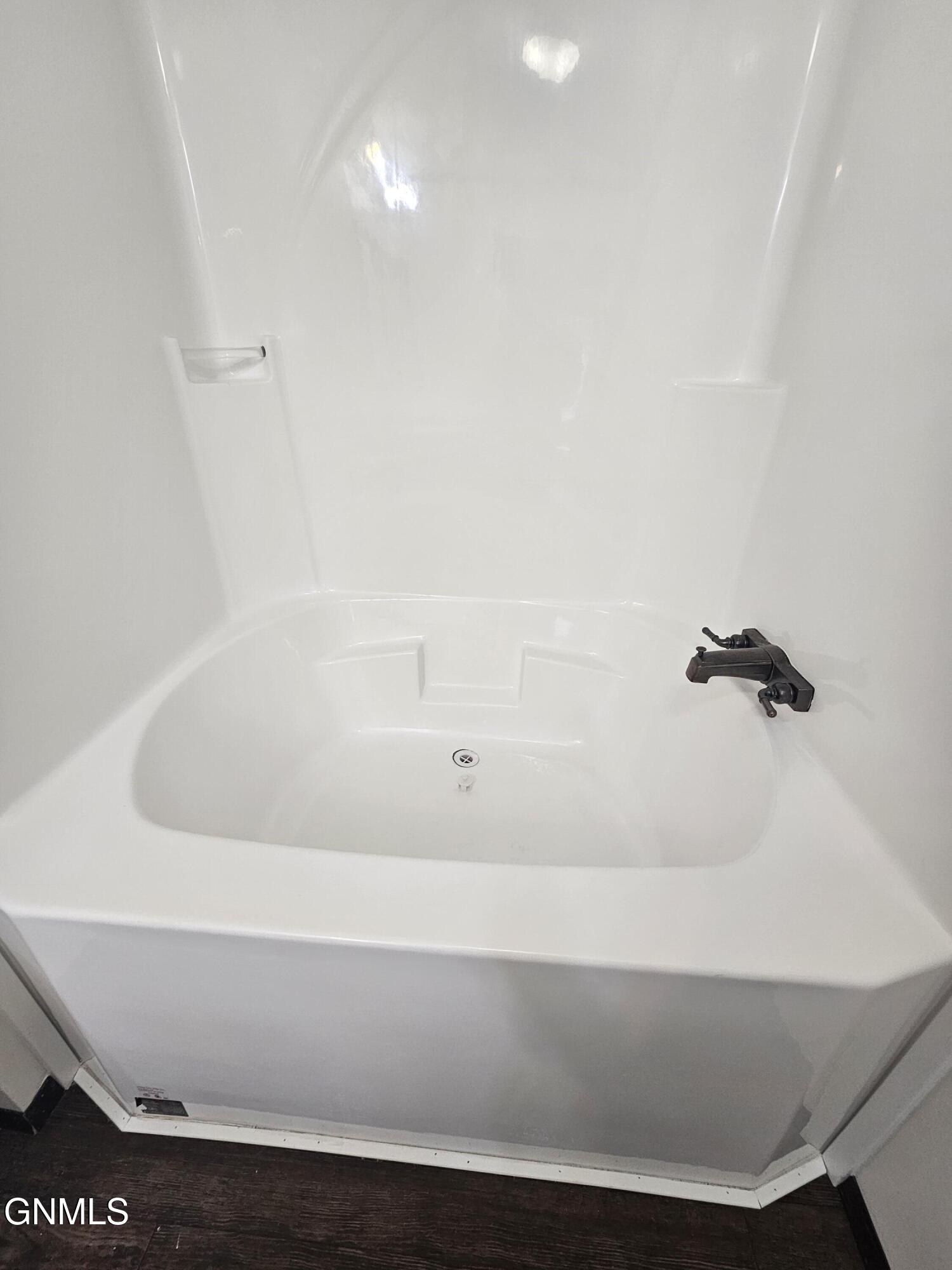 property viewer photo 20