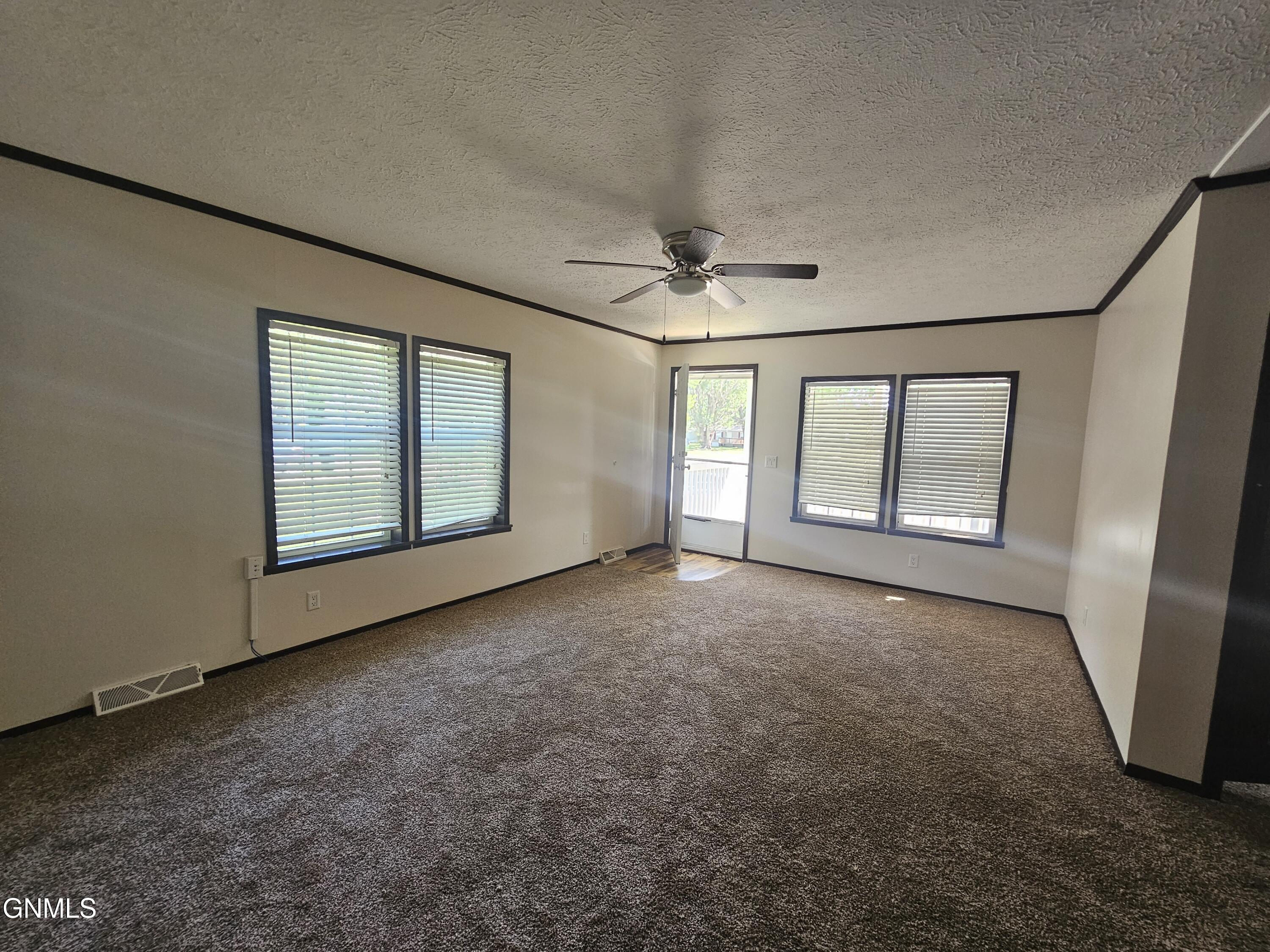 property viewer photo 9