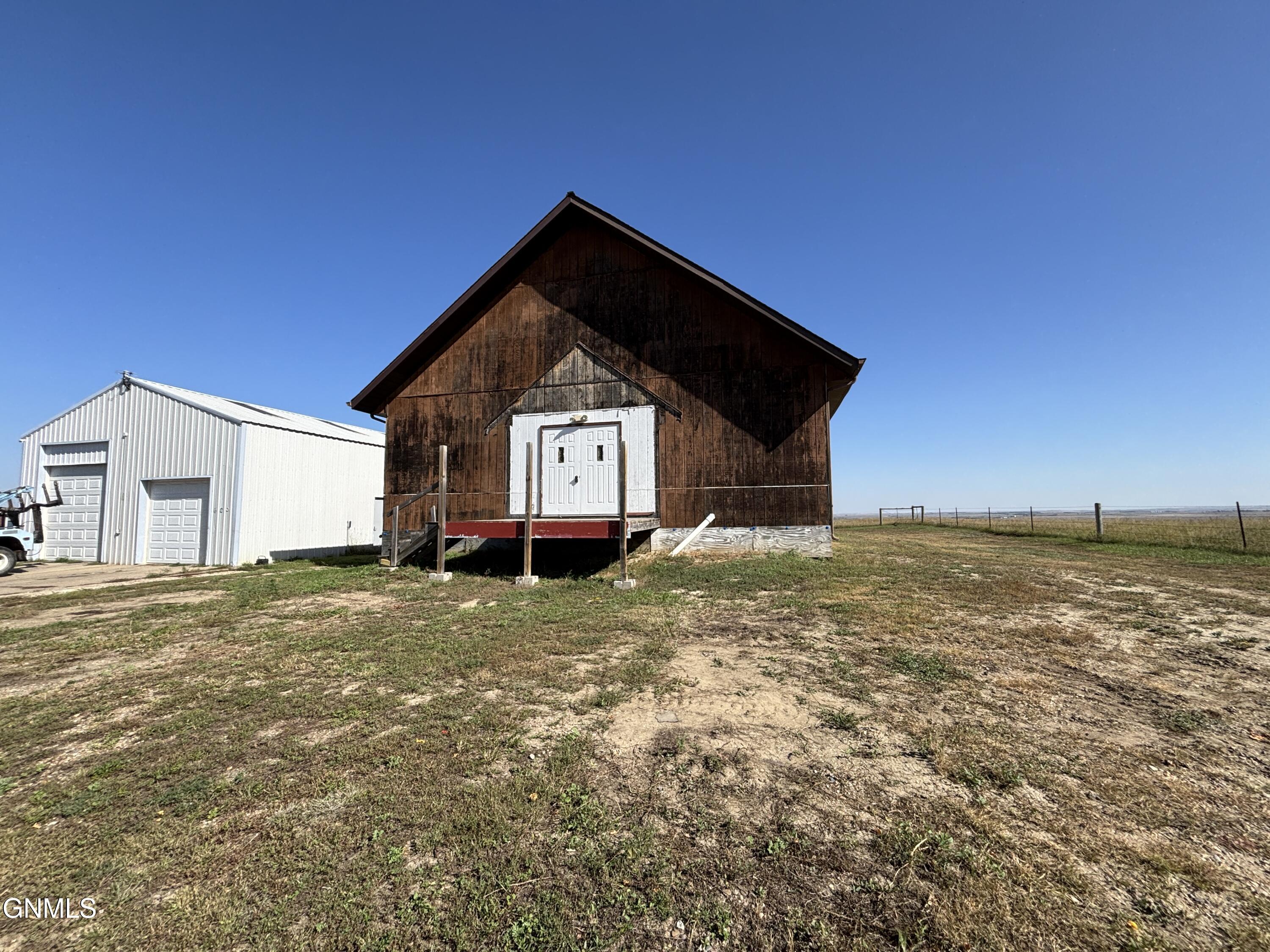 main property photo 33