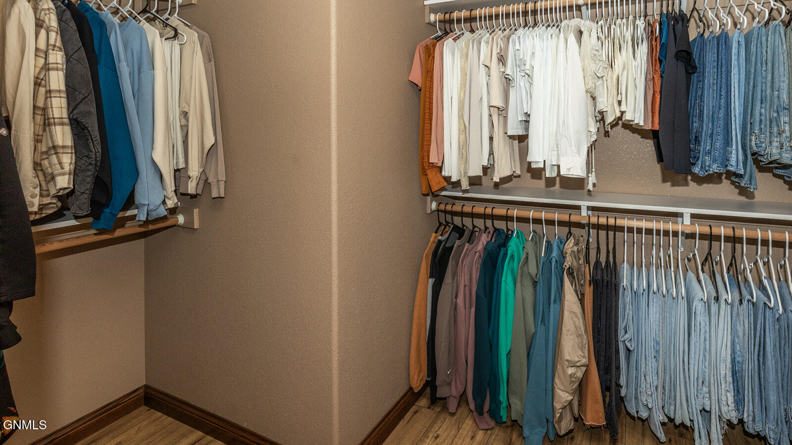 property viewer photo 19