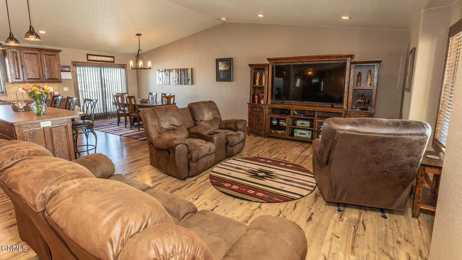 property viewer photo 2