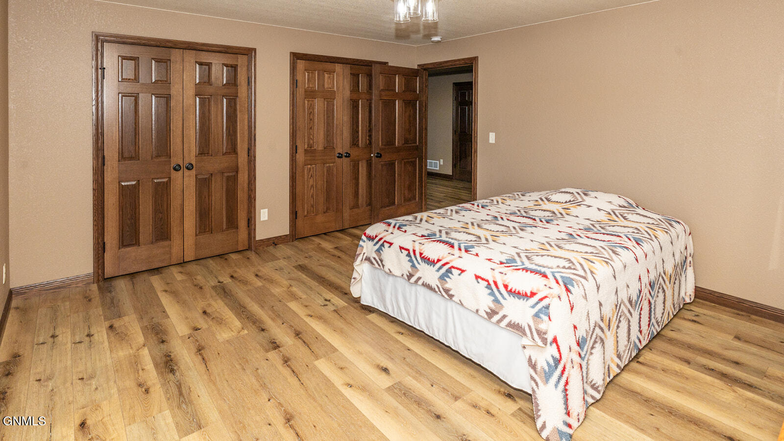 property viewer photo 33