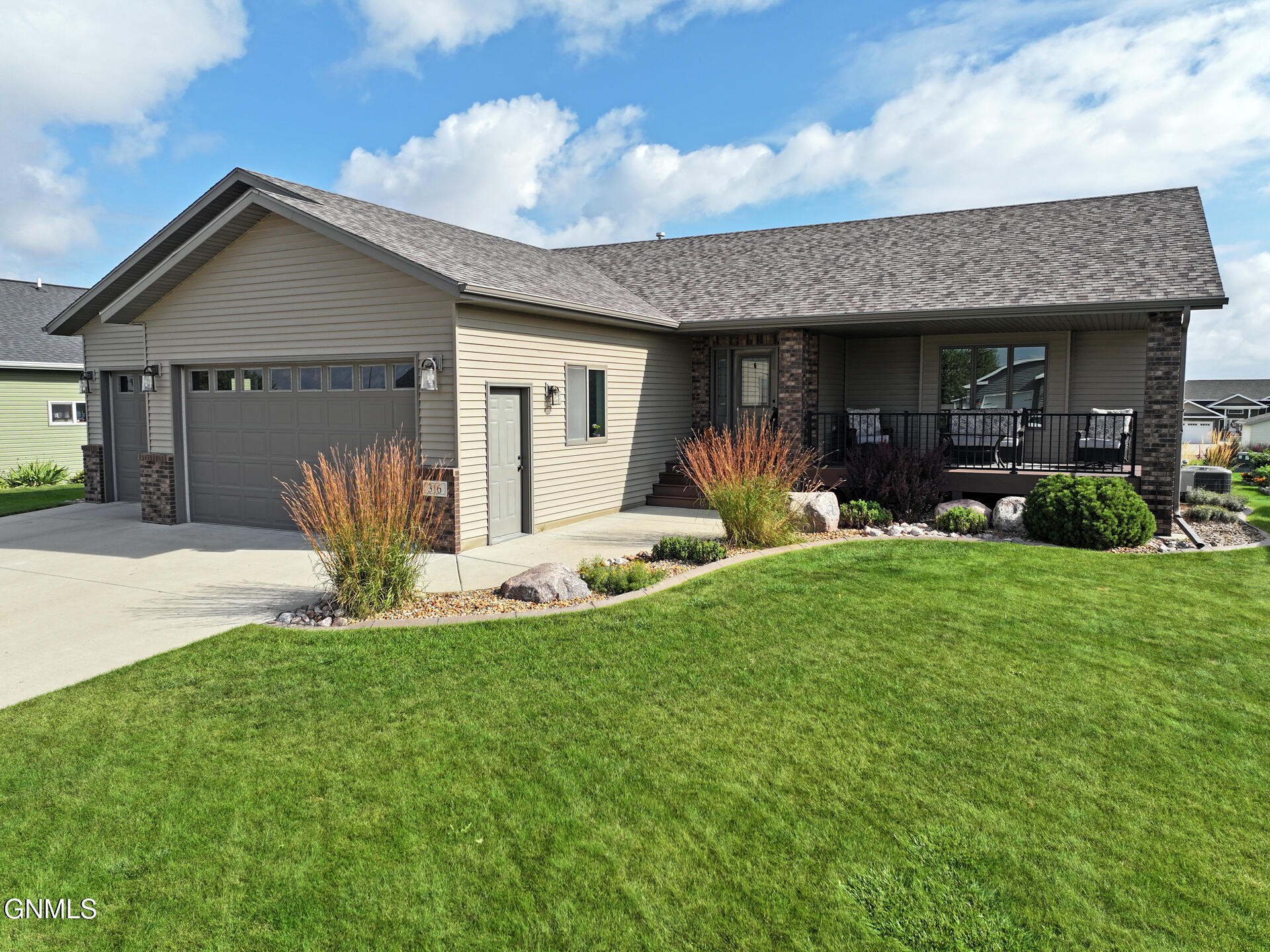 property viewer photo 45