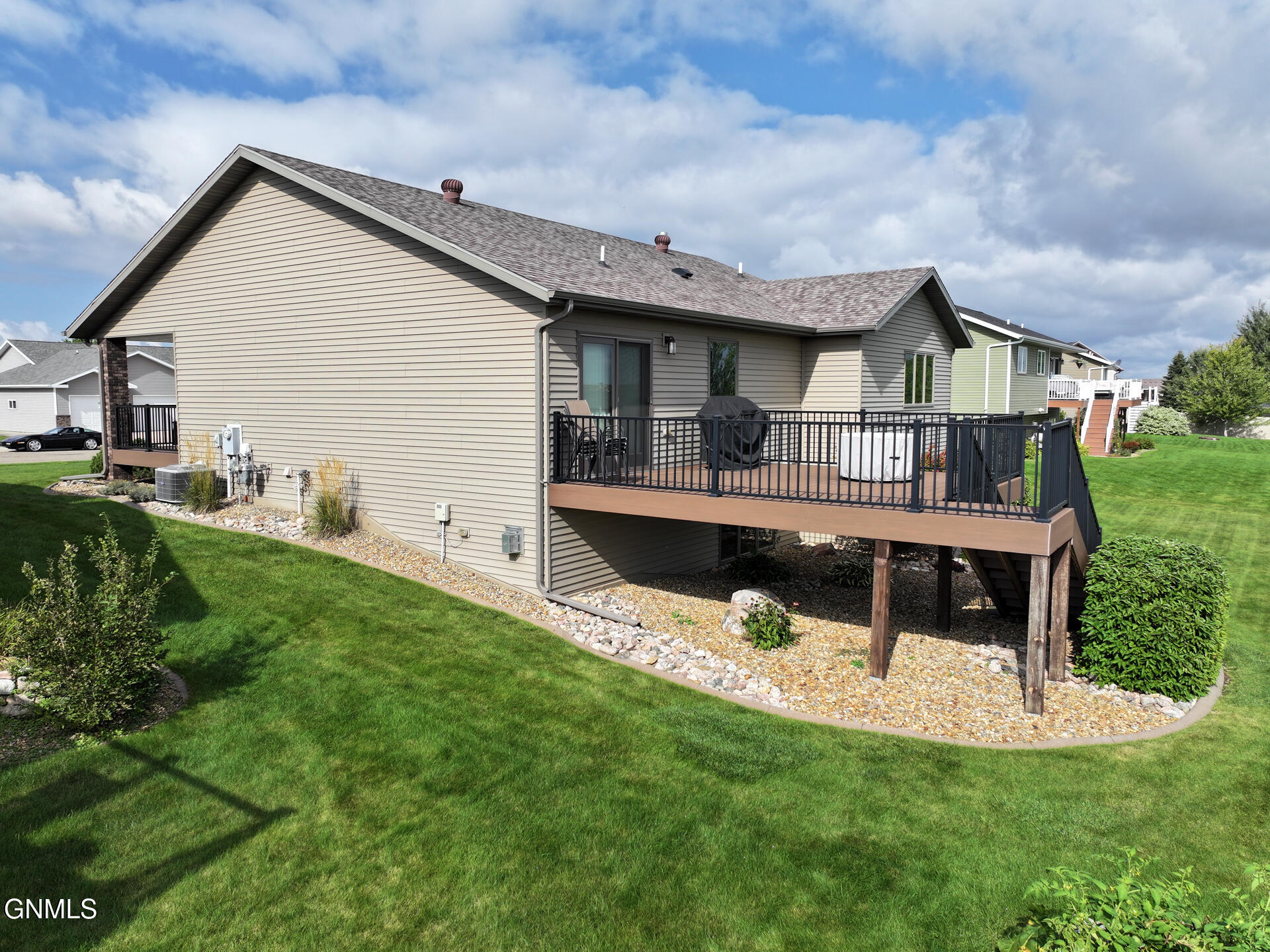 property viewer photo 47