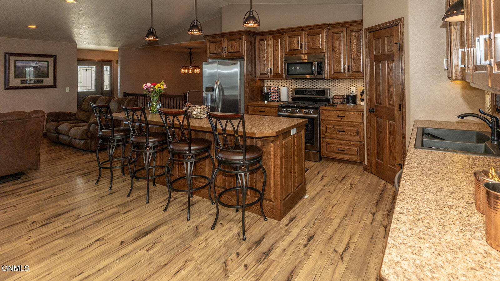 property viewer photo 6