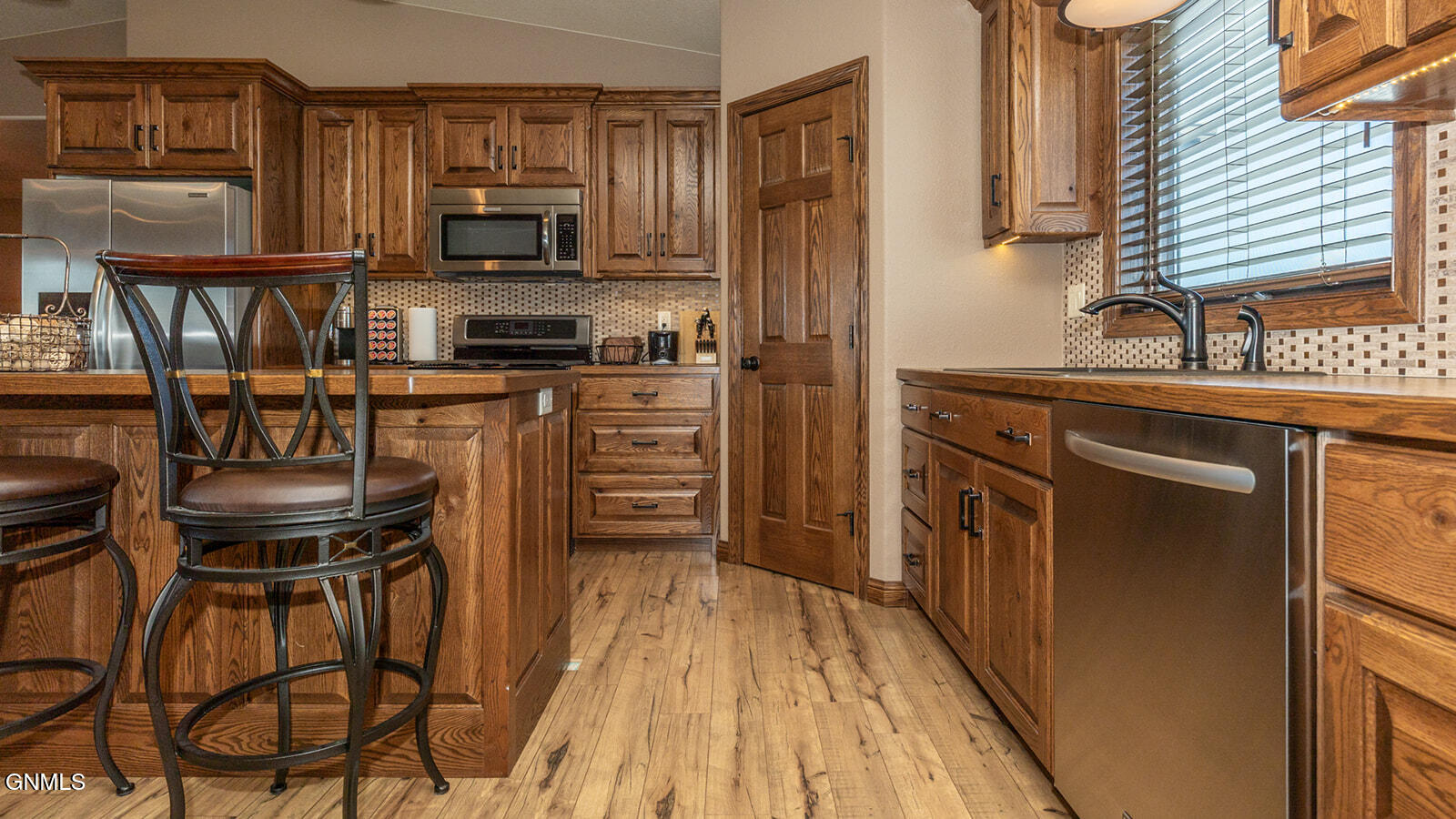 property viewer photo 9