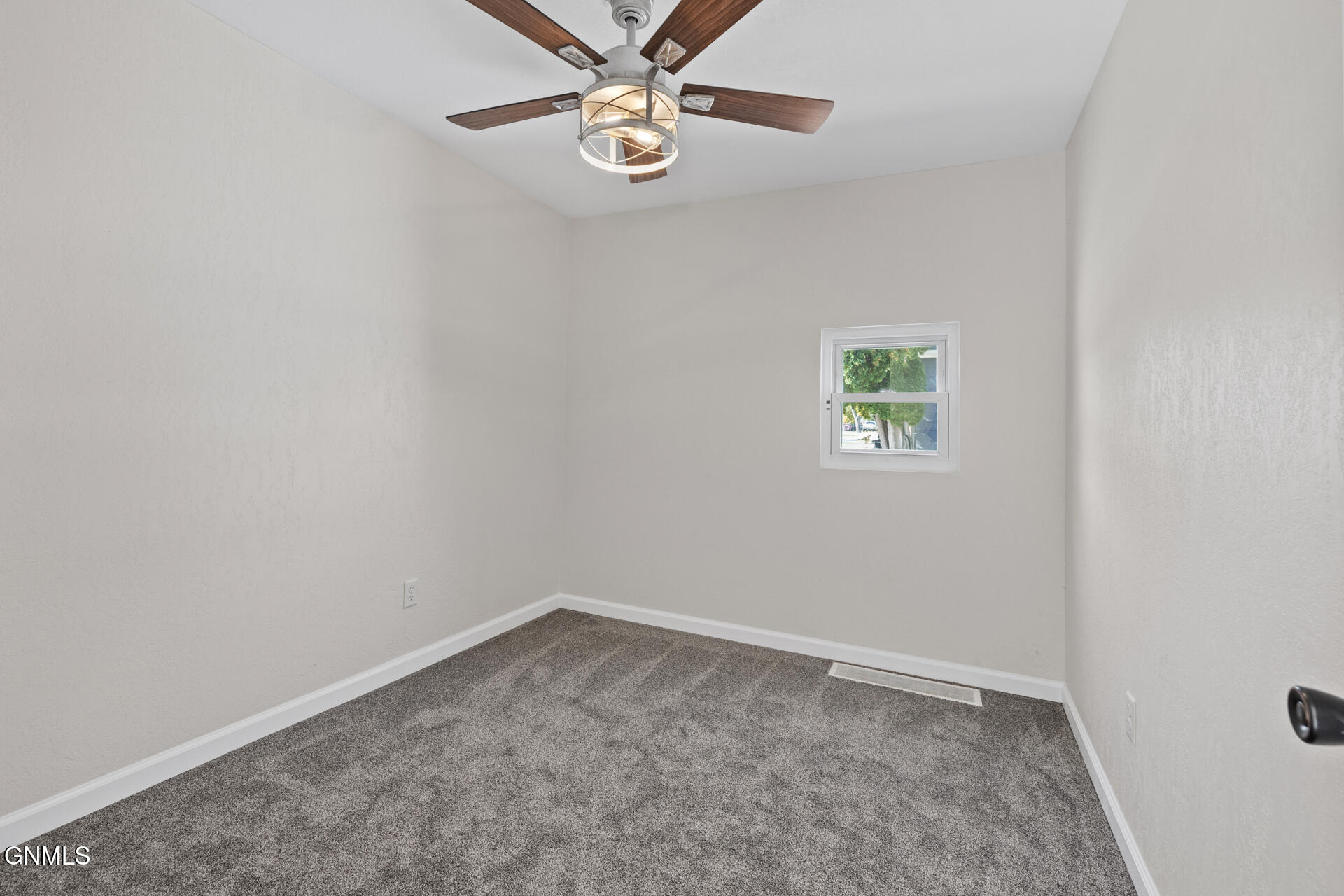 property viewer photo 19
