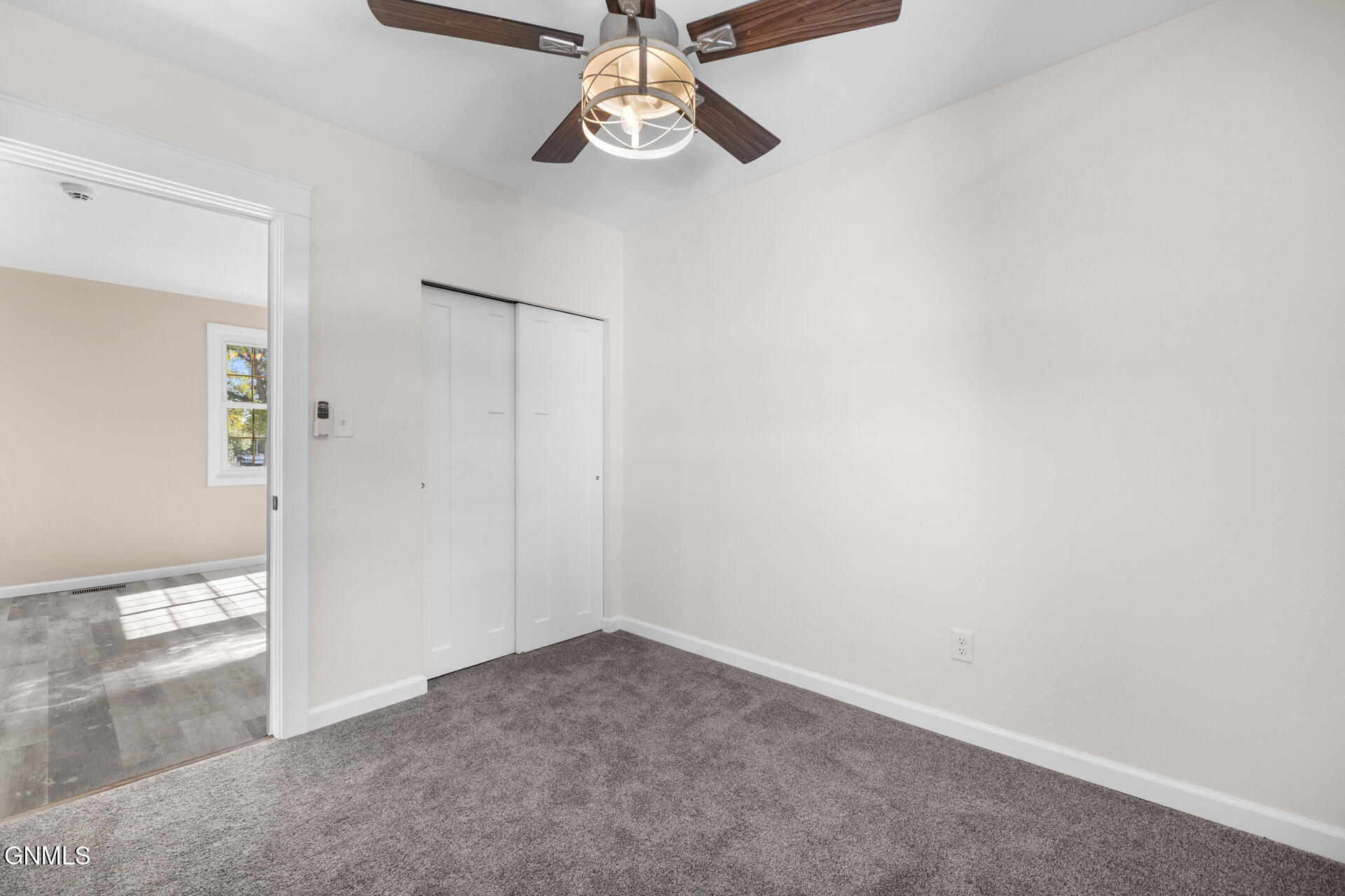 property viewer photo 20