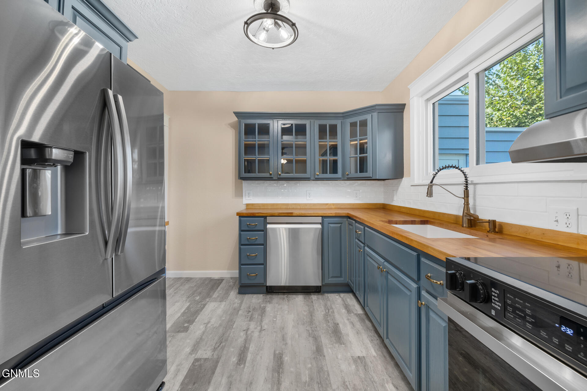 property viewer photo 22