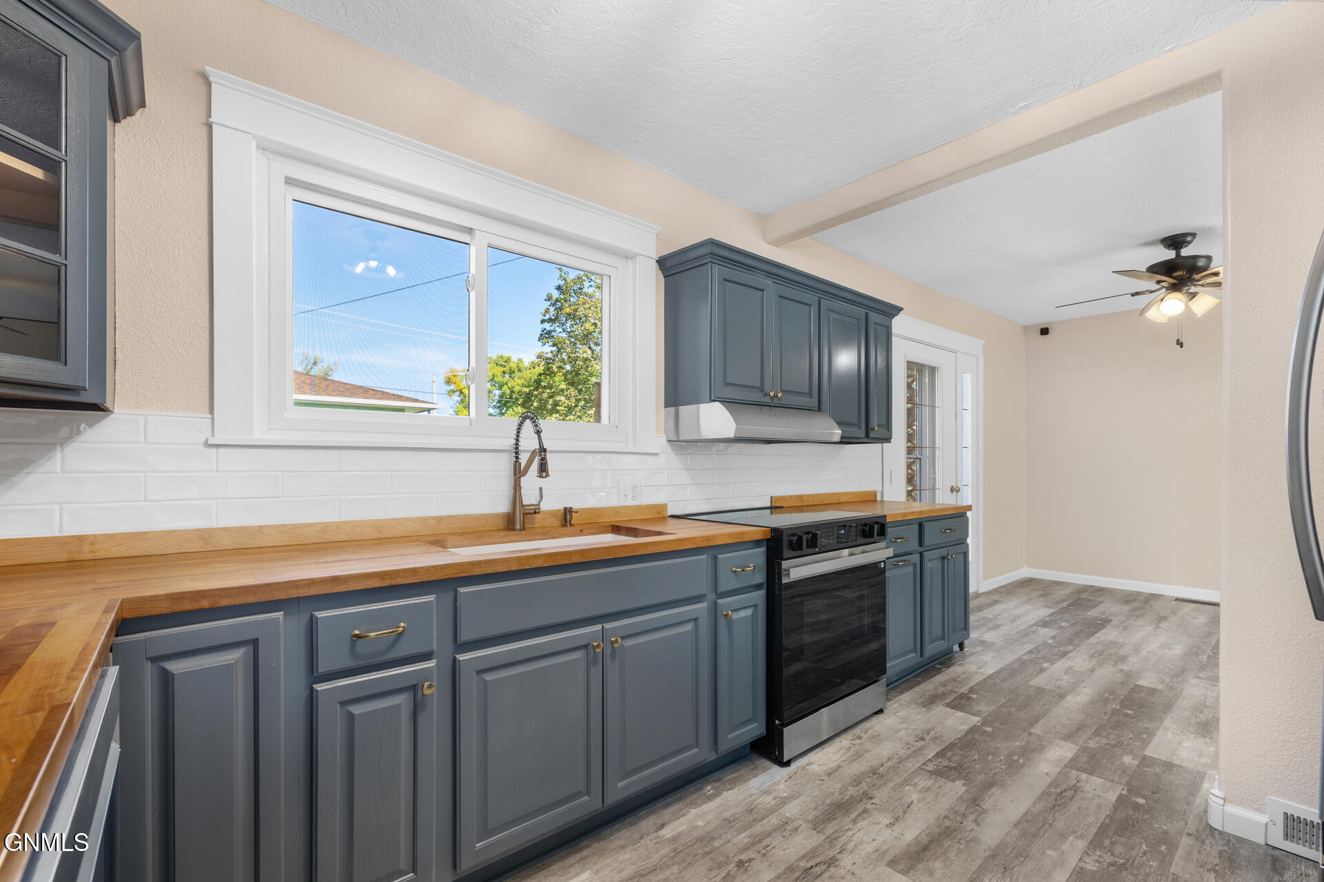property viewer photo 24