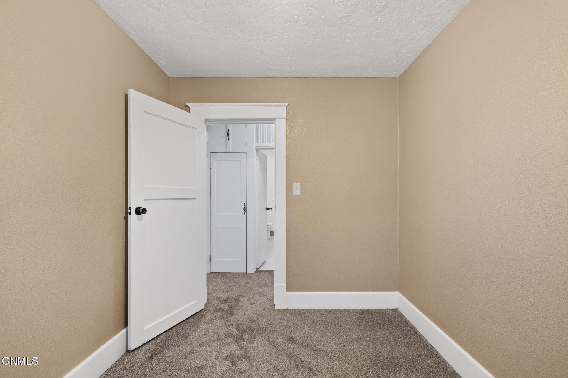 property viewer photo 30