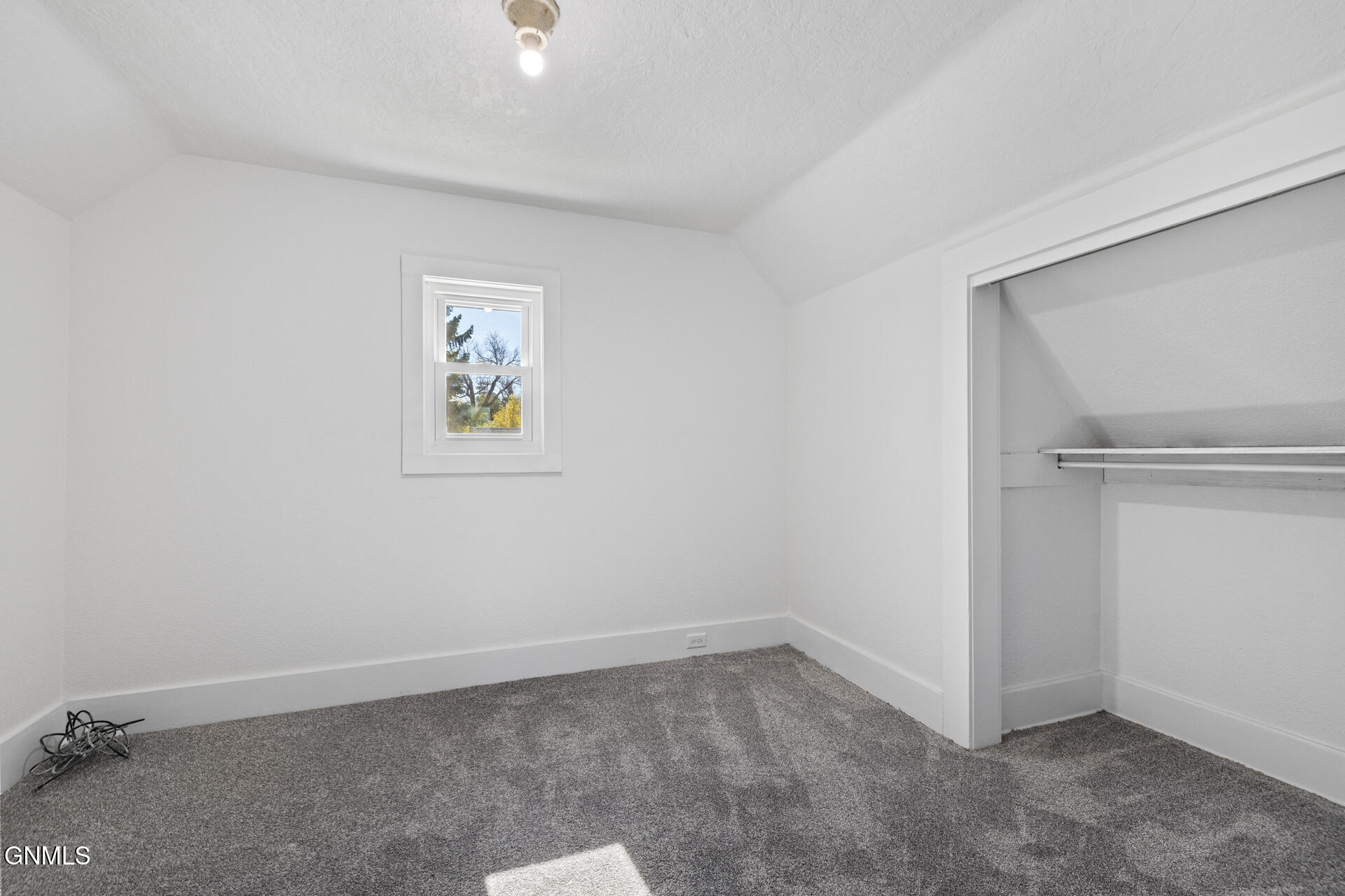 property viewer photo 31
