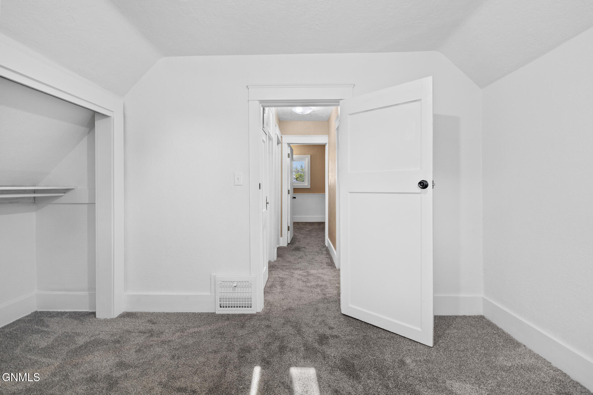 property viewer photo 32