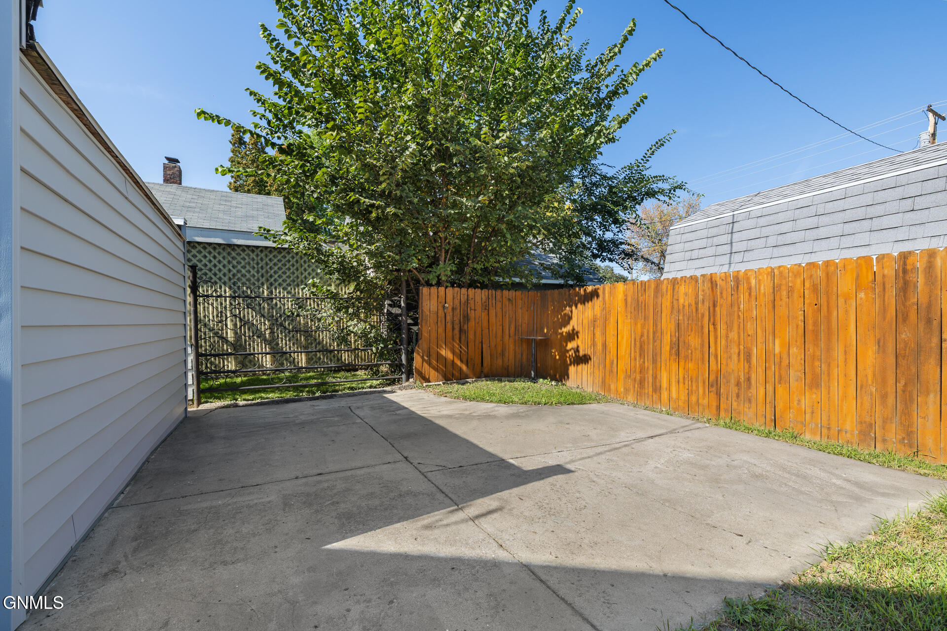 property viewer photo 8