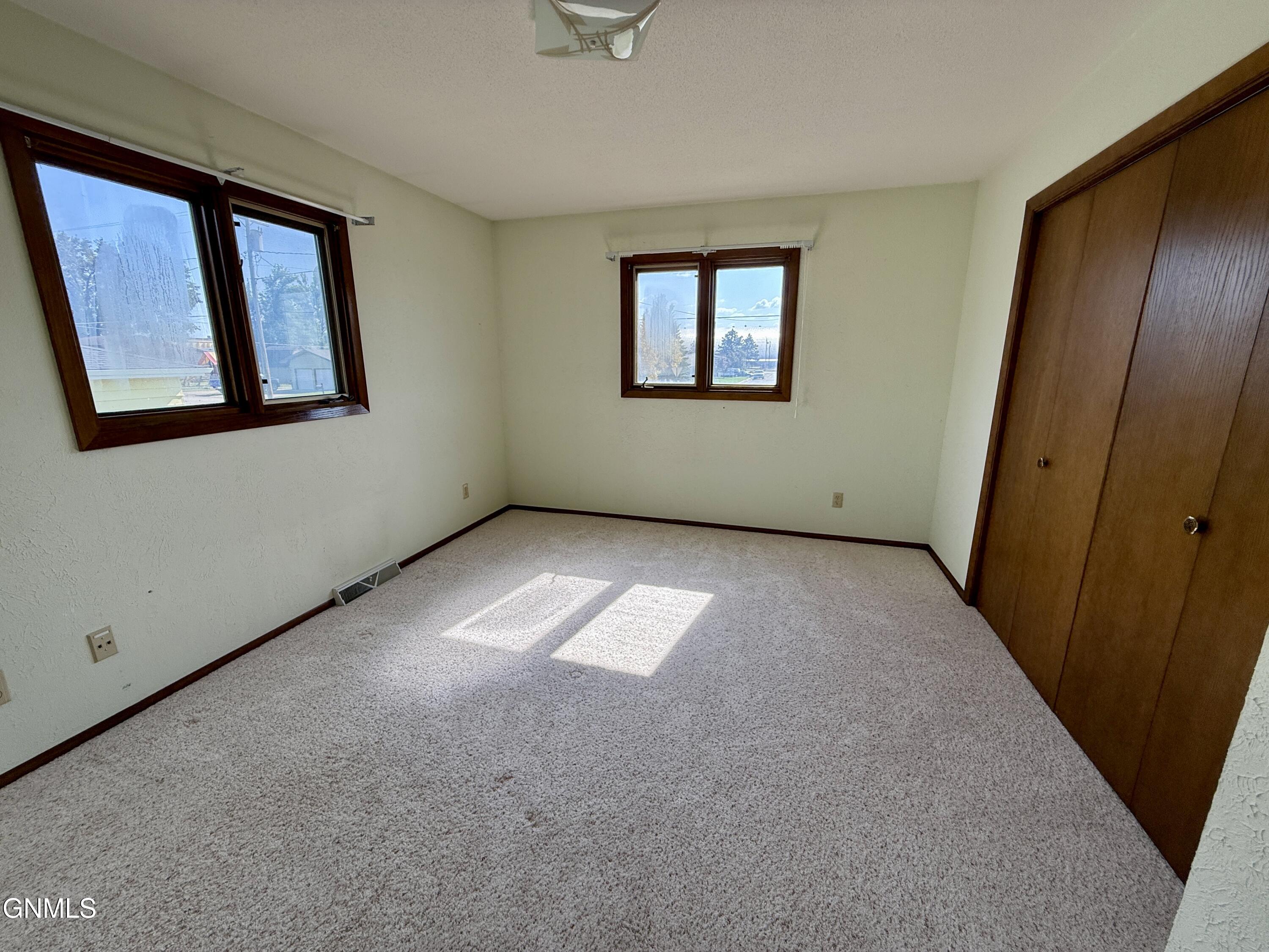property viewer photo 10