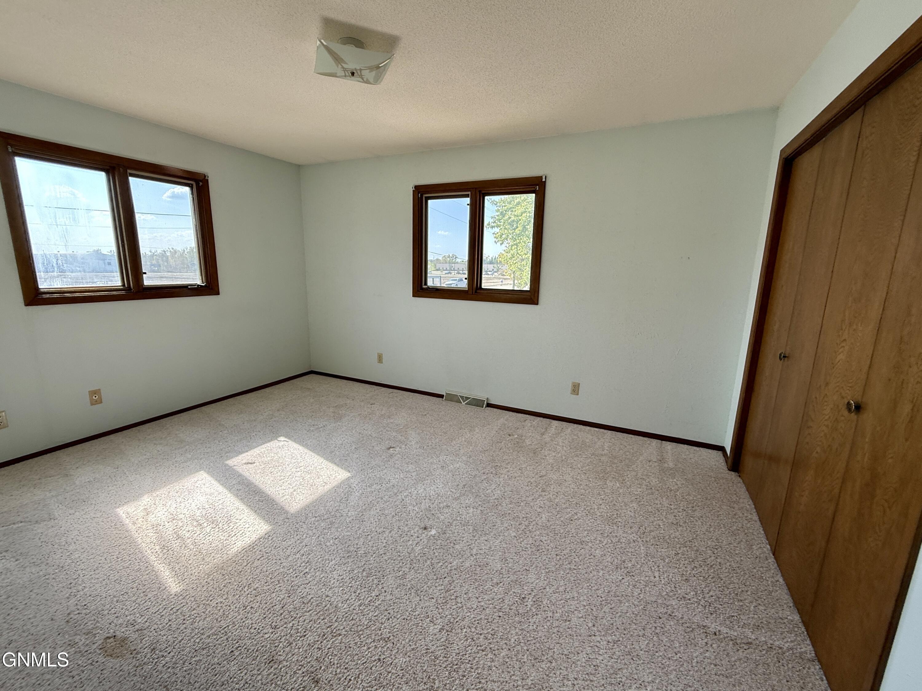 property viewer photo 11