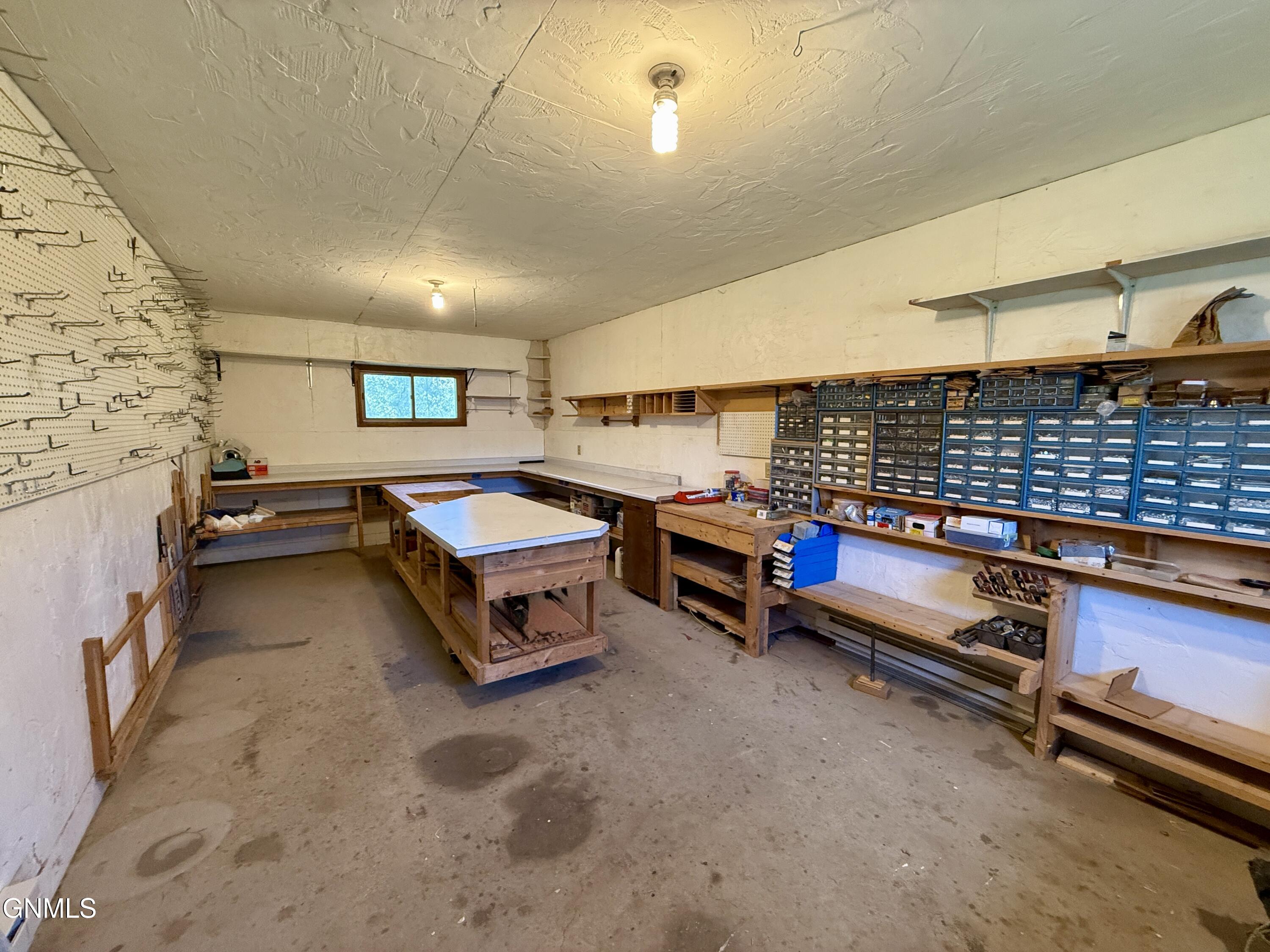 property viewer photo 26