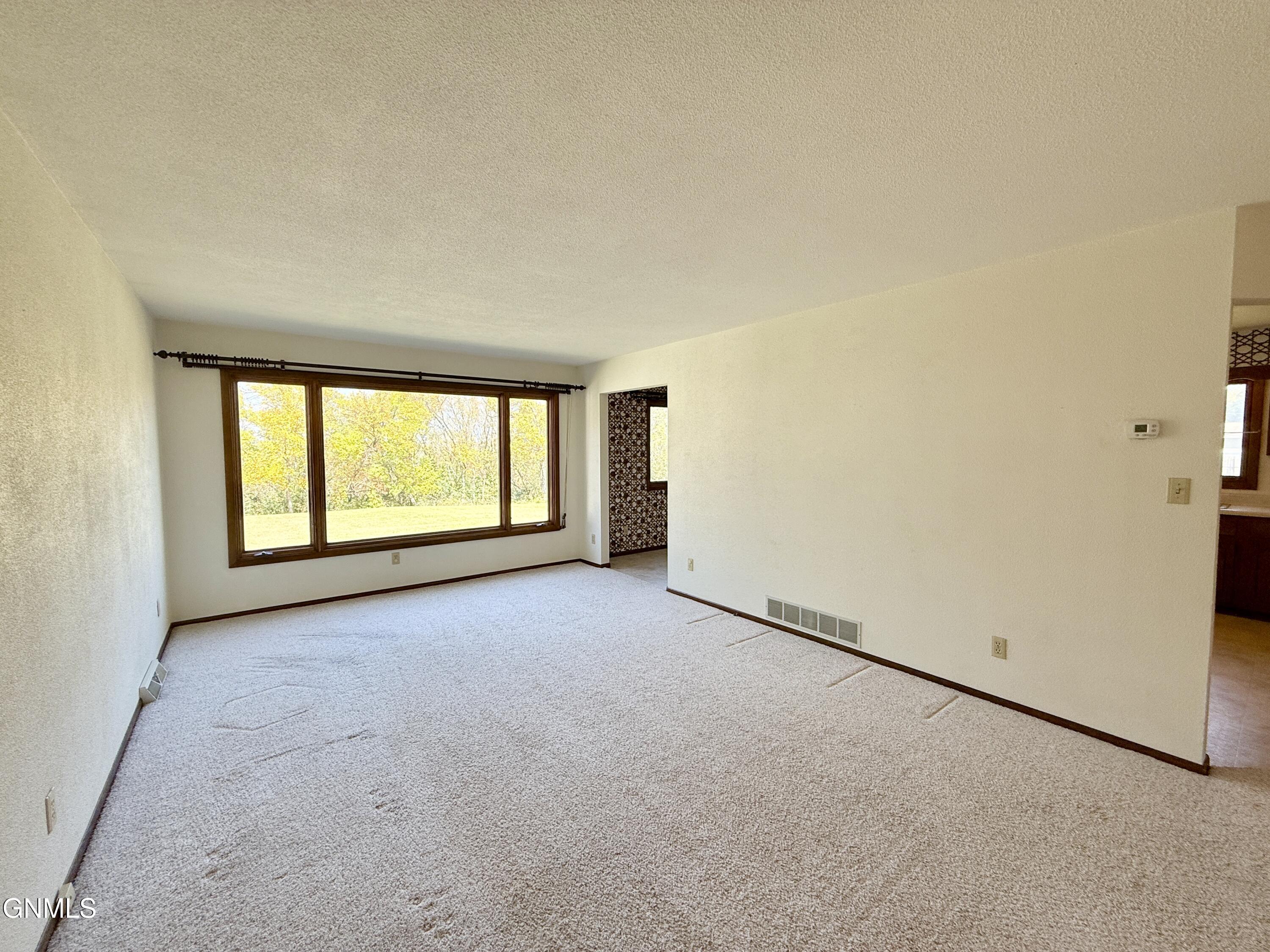 property viewer photo 5