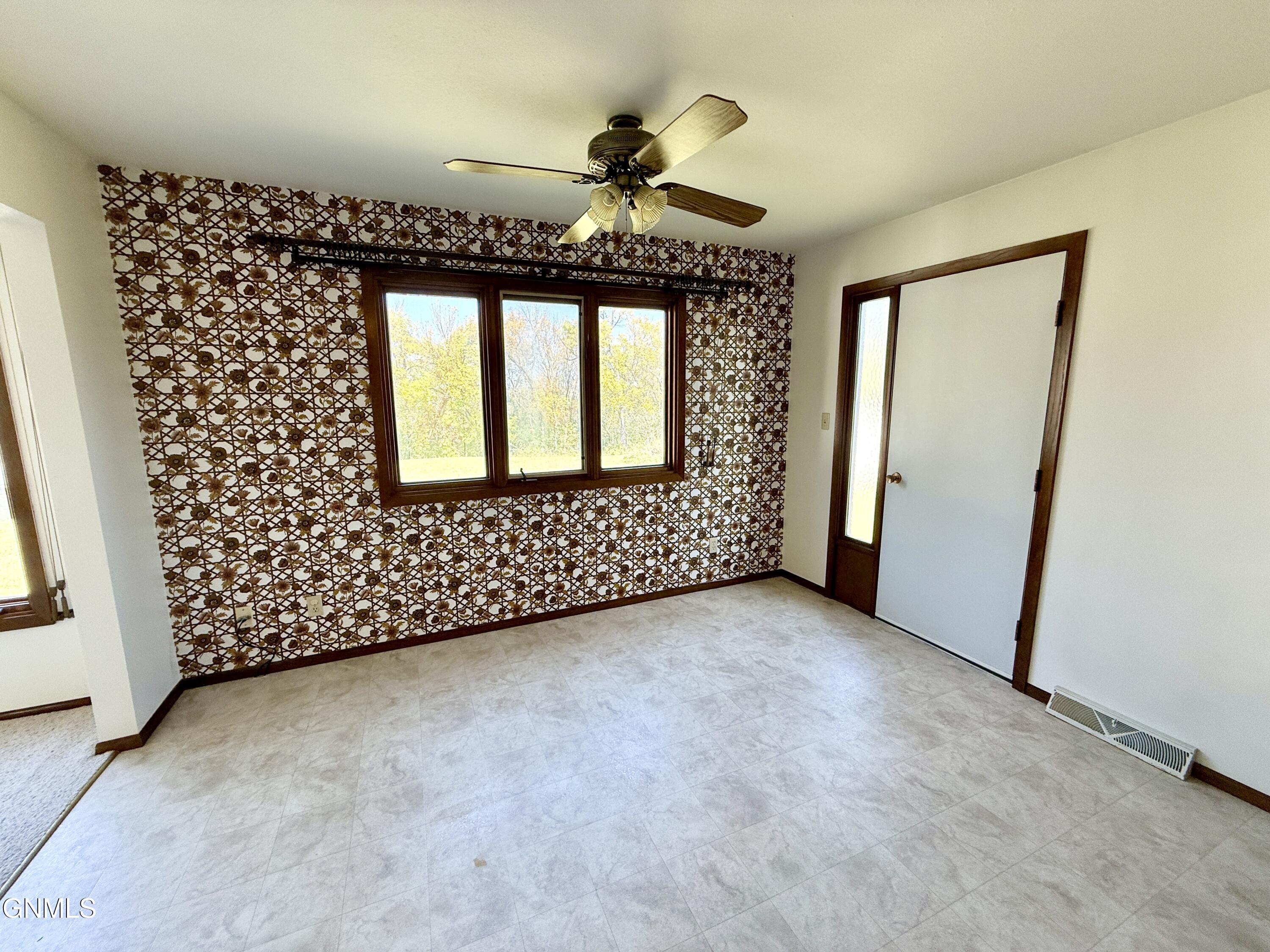 property viewer photo 9