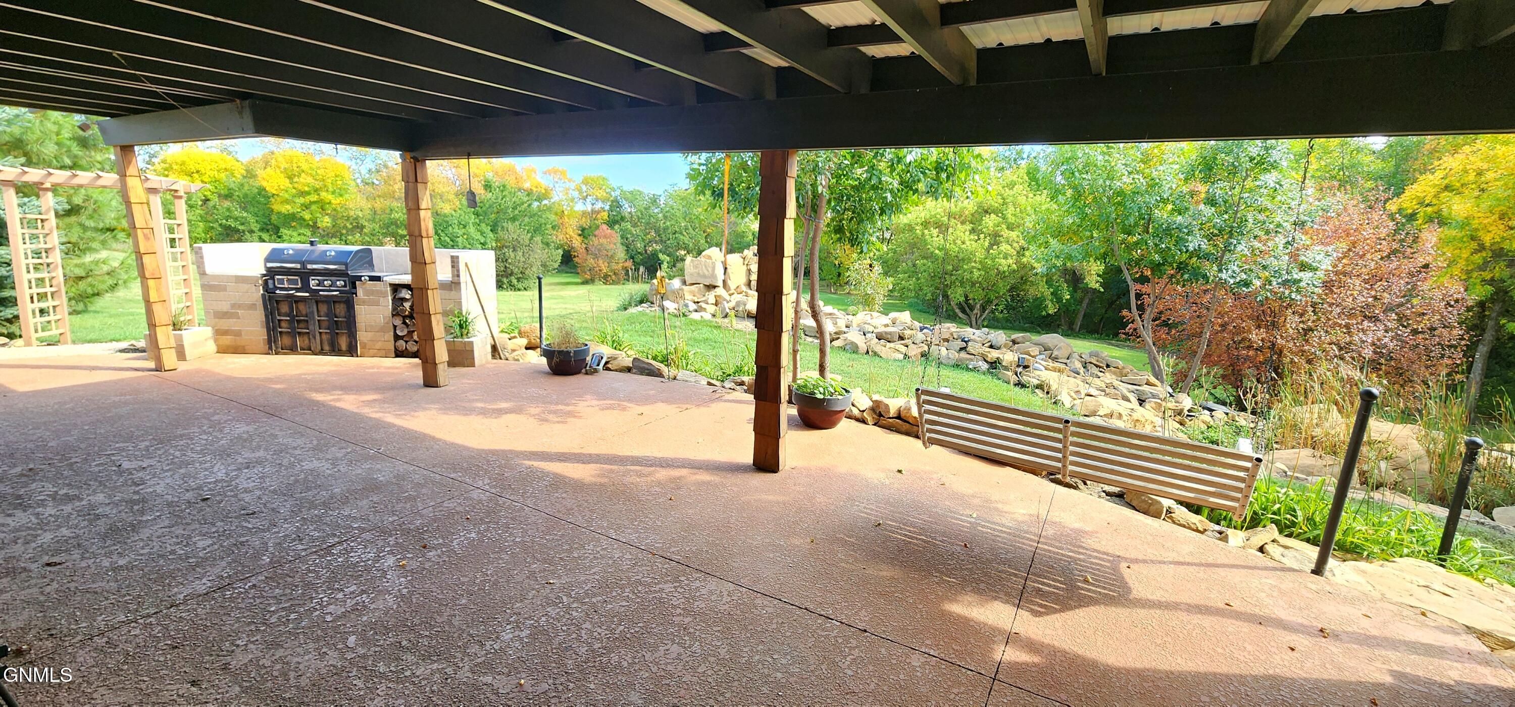 main property photo 39