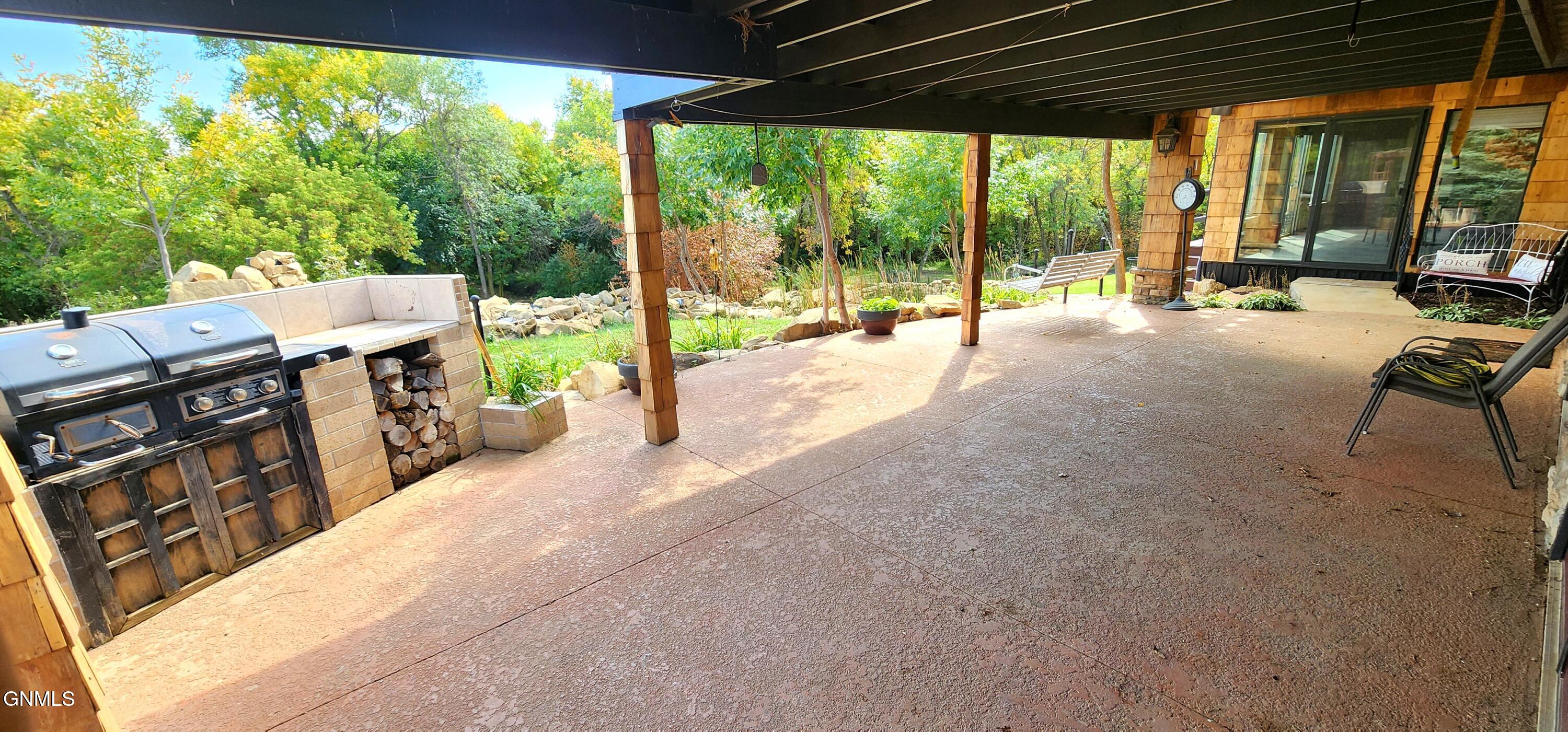 main property photo 40