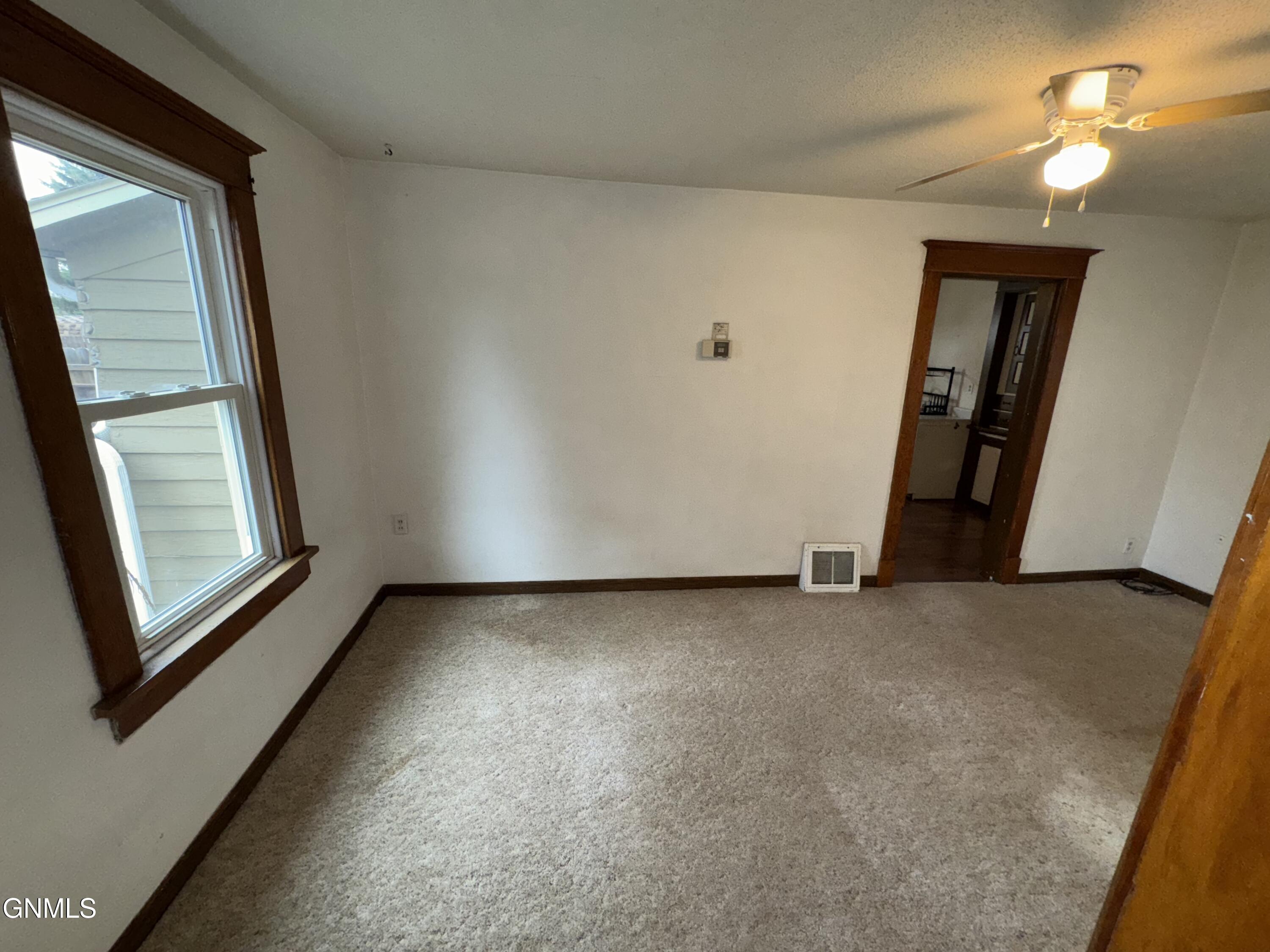 property viewer photo 10