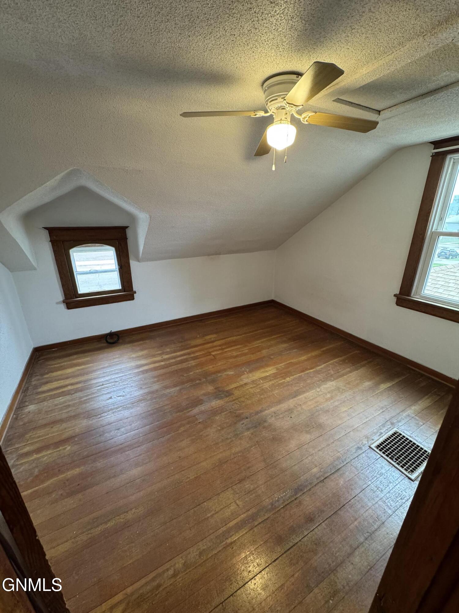 property viewer photo 17