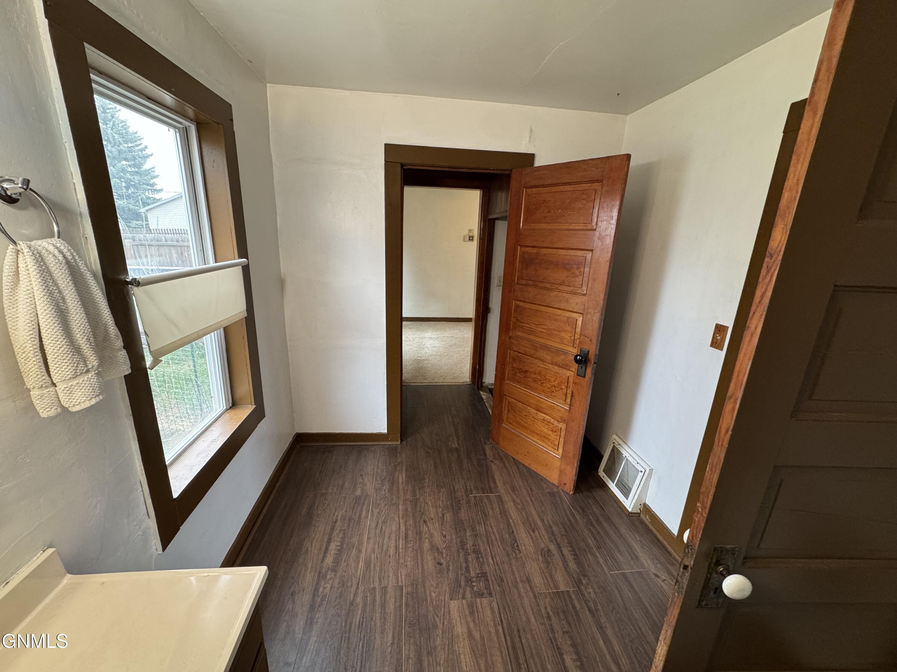 property viewer photo 8