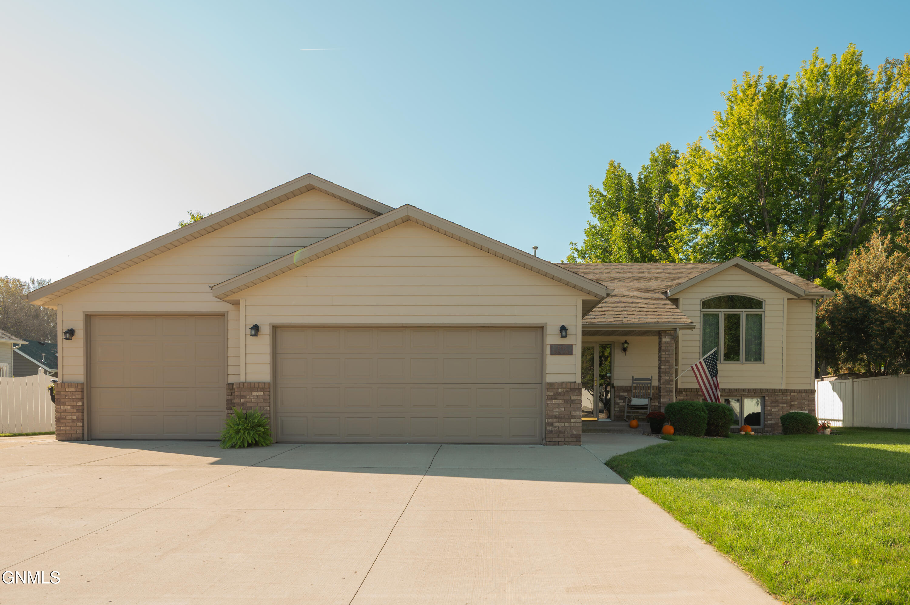 main property photo 0
