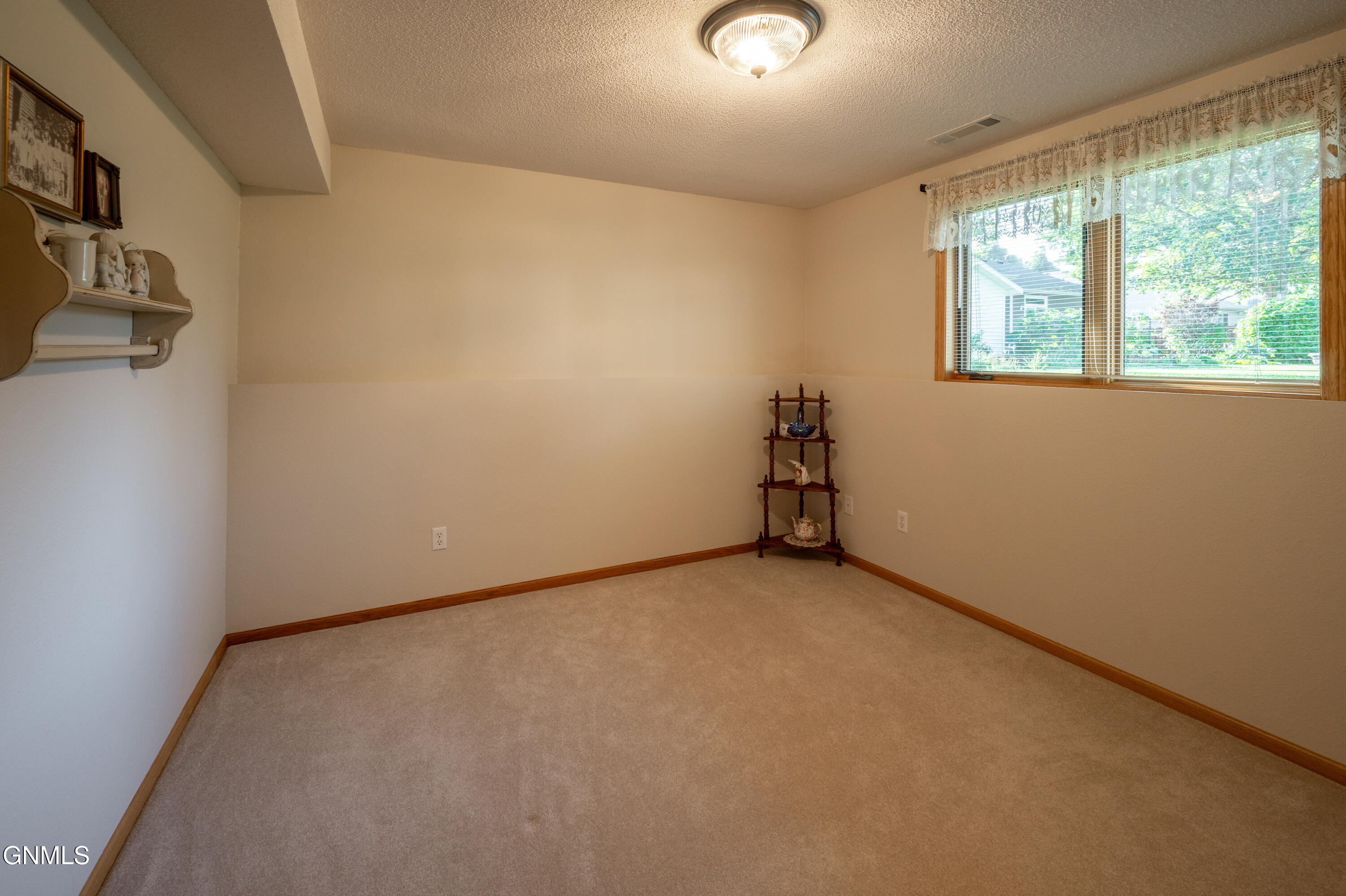 property viewer photo 17